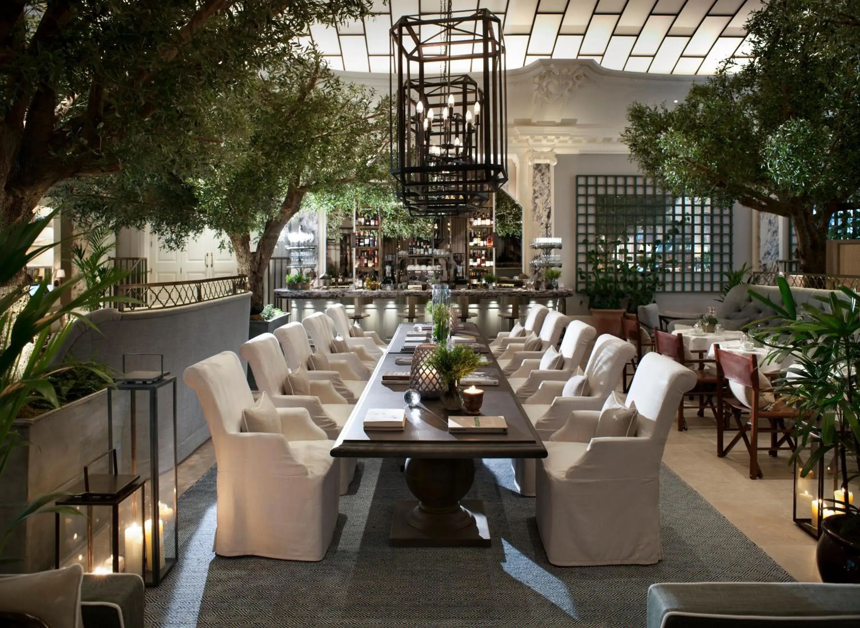 Lounge or bar in Kimpton Fitzroy London by IHG Lounge or bar in Kimpton Fitzroy London by IHG