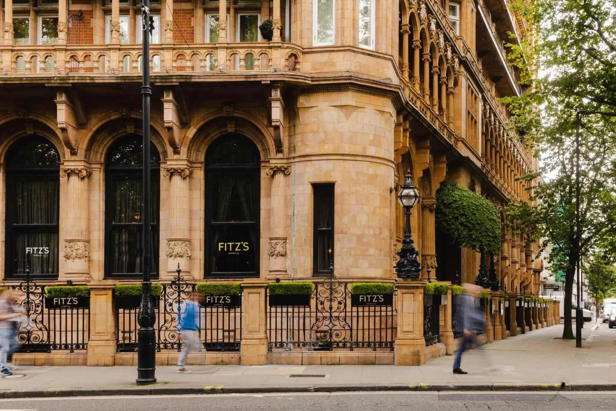 Lounge or bar in Kimpton Fitzroy London by IHG Lounge or bar in Kimpton Fitzroy London by IHG