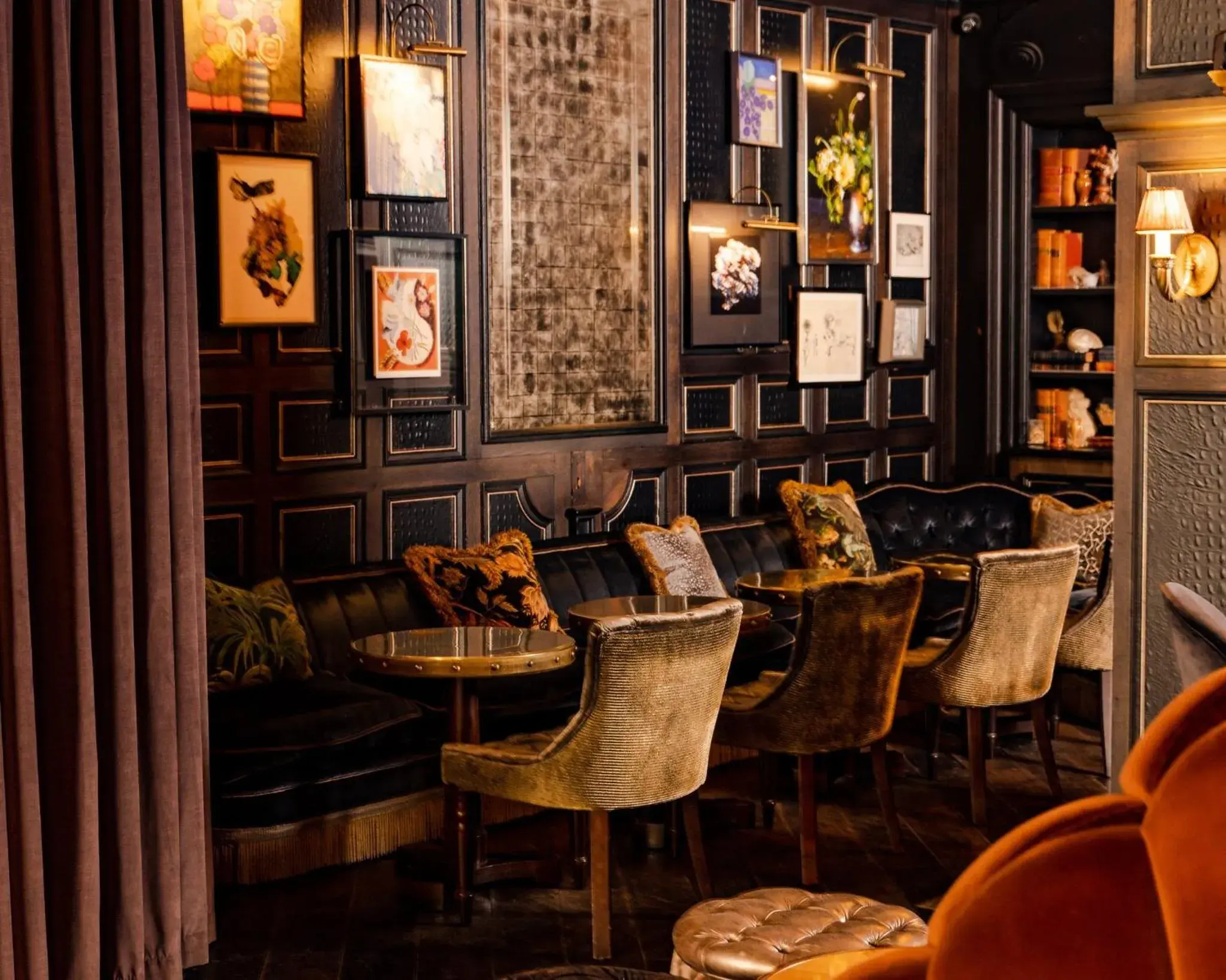 Lounge or bar in Kimpton Fitzroy London by IHG Lounge or bar in Kimpton Fitzroy London by IHG
