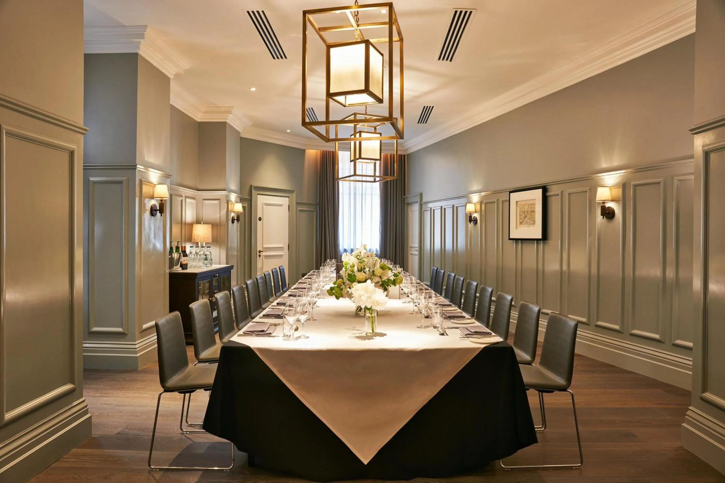 Meeting/conference room in Kimpton Fitzroy London by IHG