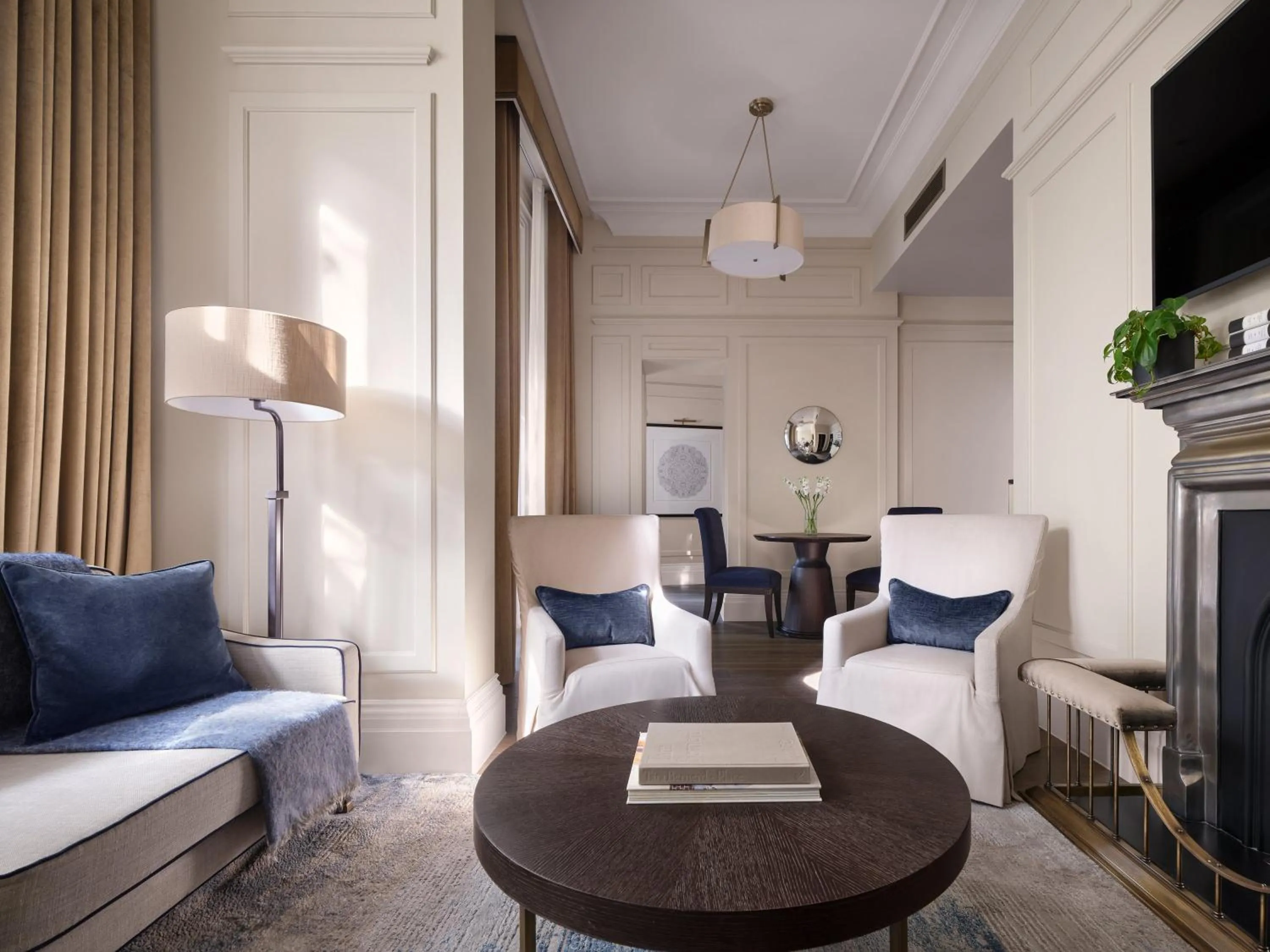 Photo of the whole room in Kimpton Fitzroy London by IHG