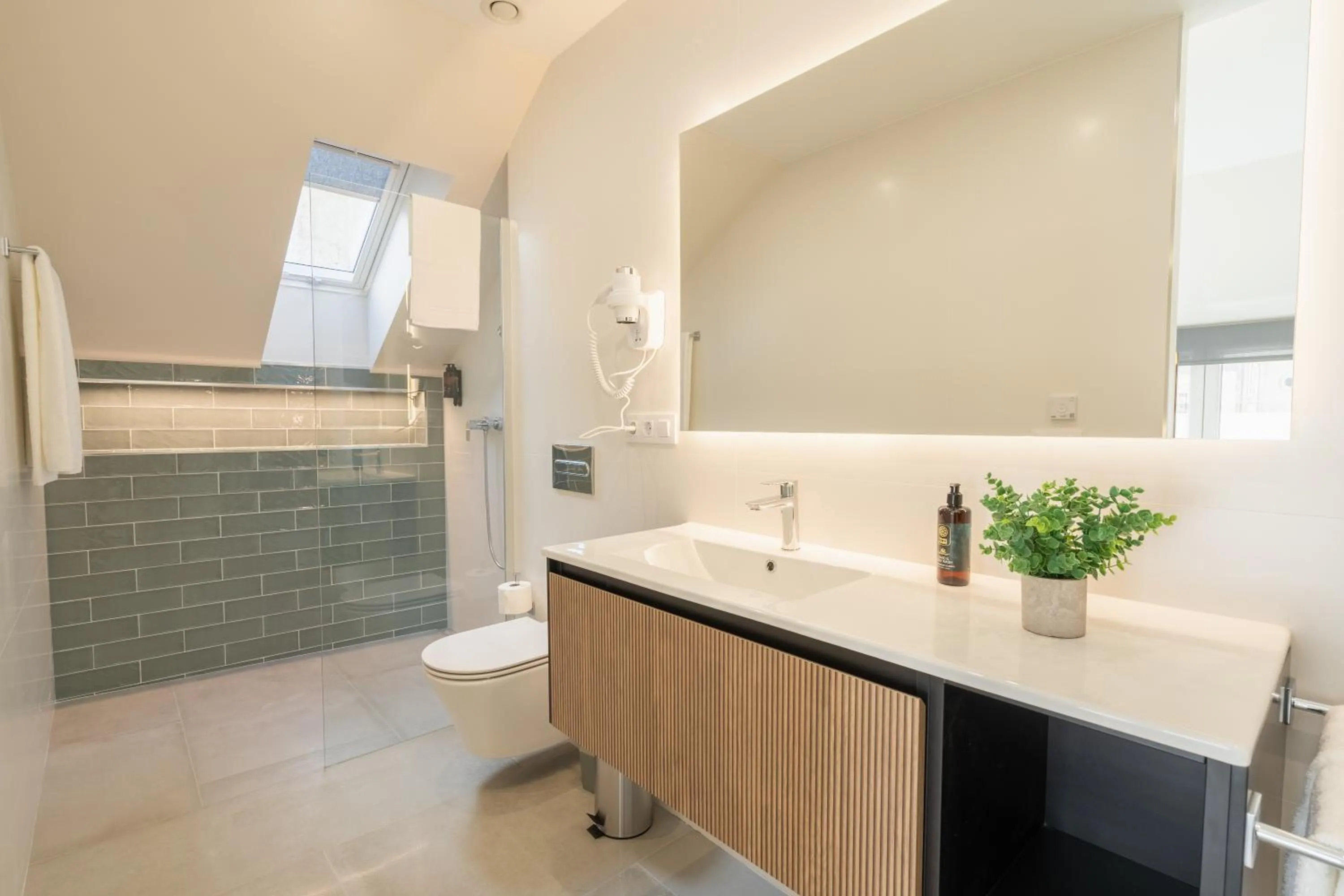 Bathroom in Cíes Luxury Suitel Areosa 22