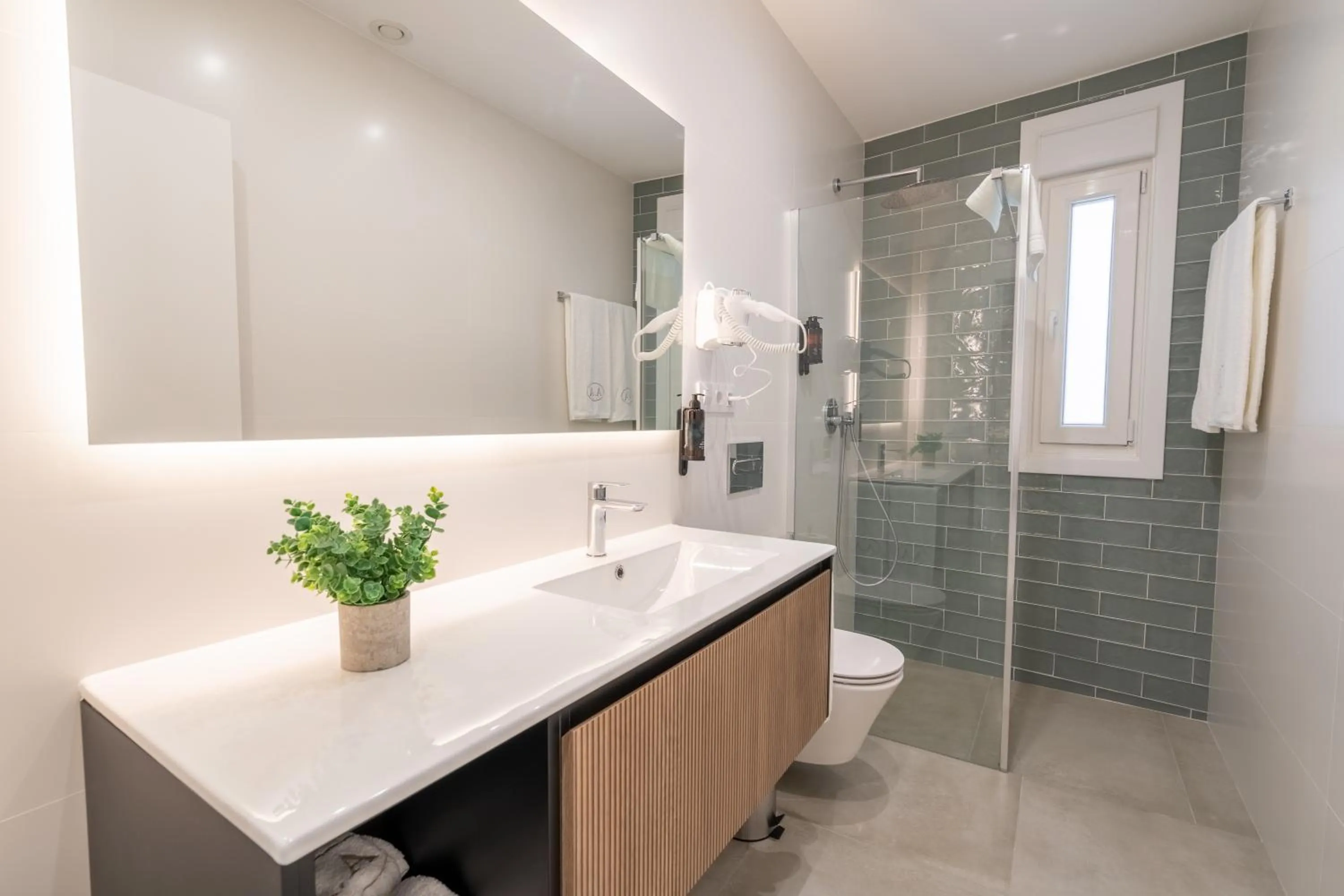 Bathroom in Cíes Luxury Suitel Areosa 22