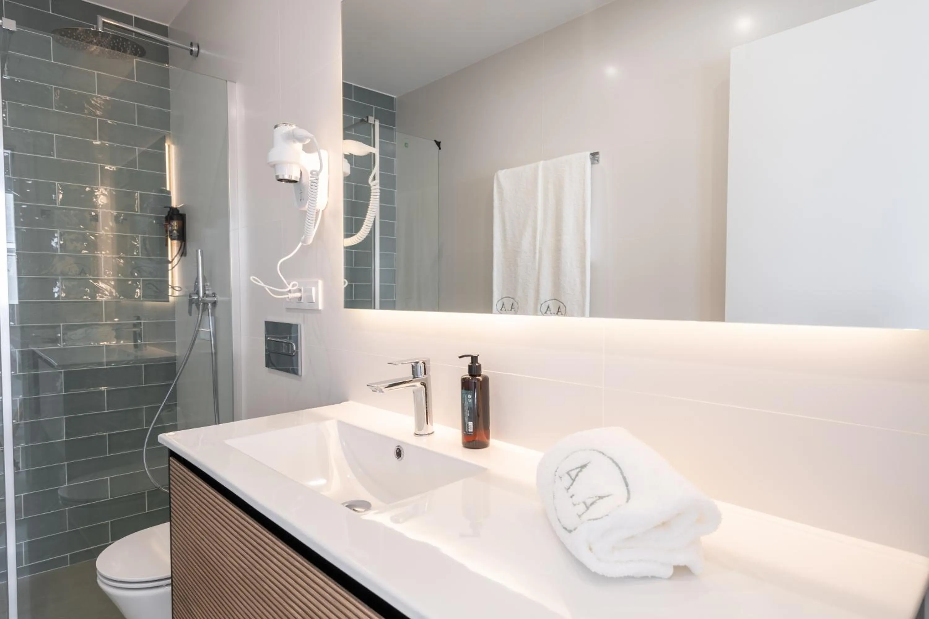 Bathroom in Cíes Luxury Suitel Areosa 22