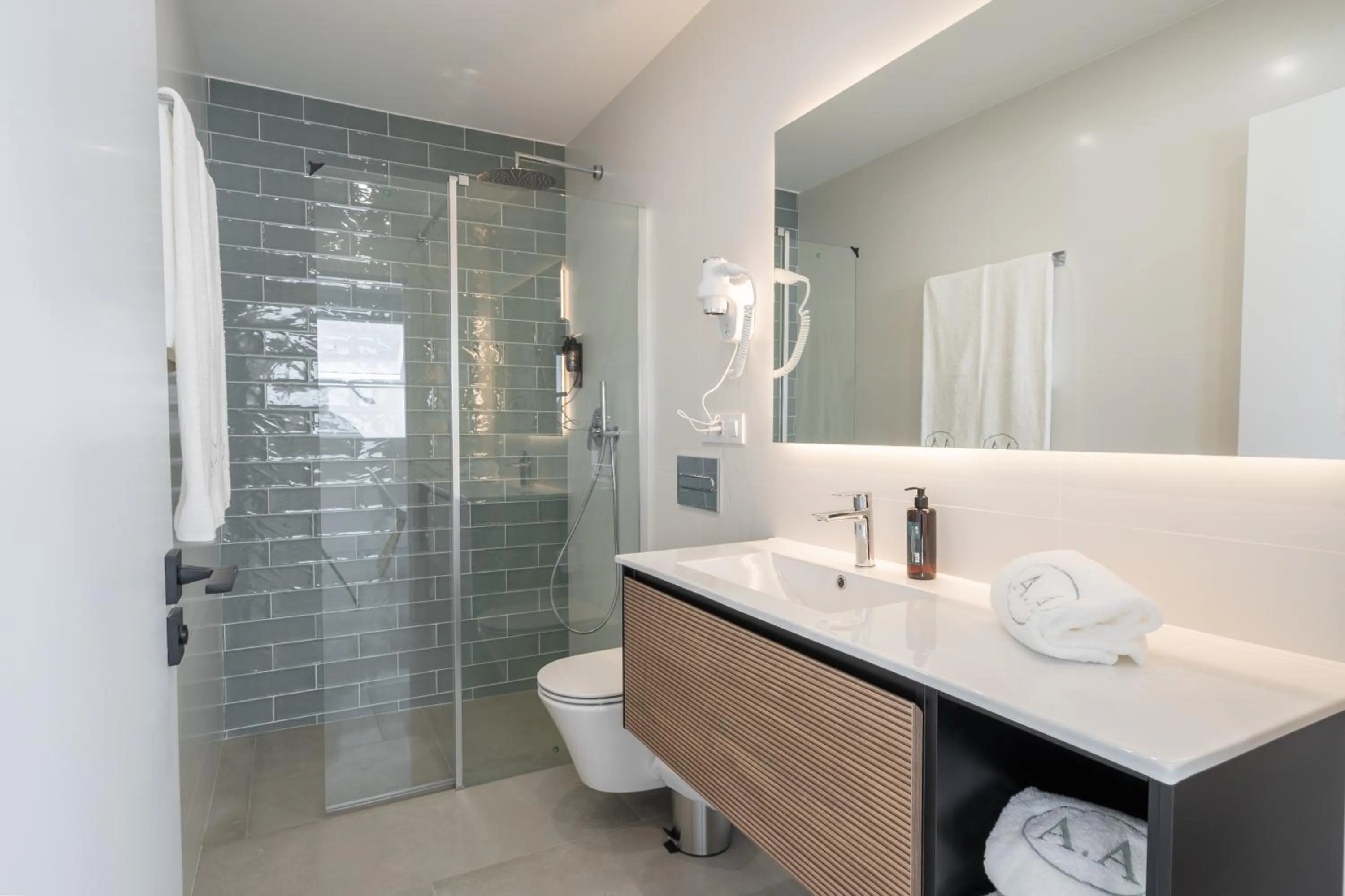 Bathroom in Cíes Luxury Suitel Areosa 22