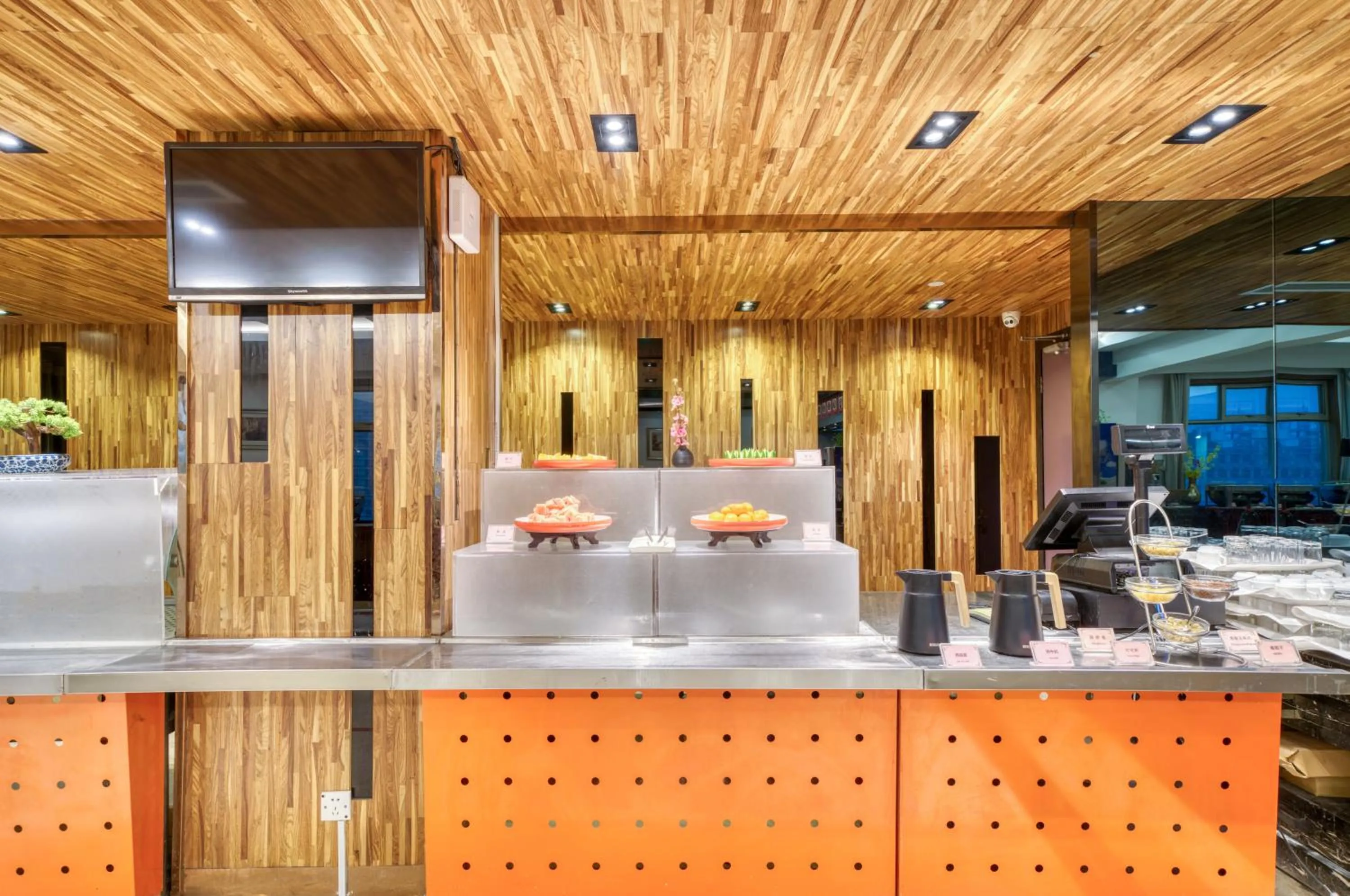 Food in Hangzhou Haiwaihai Communication Hotel