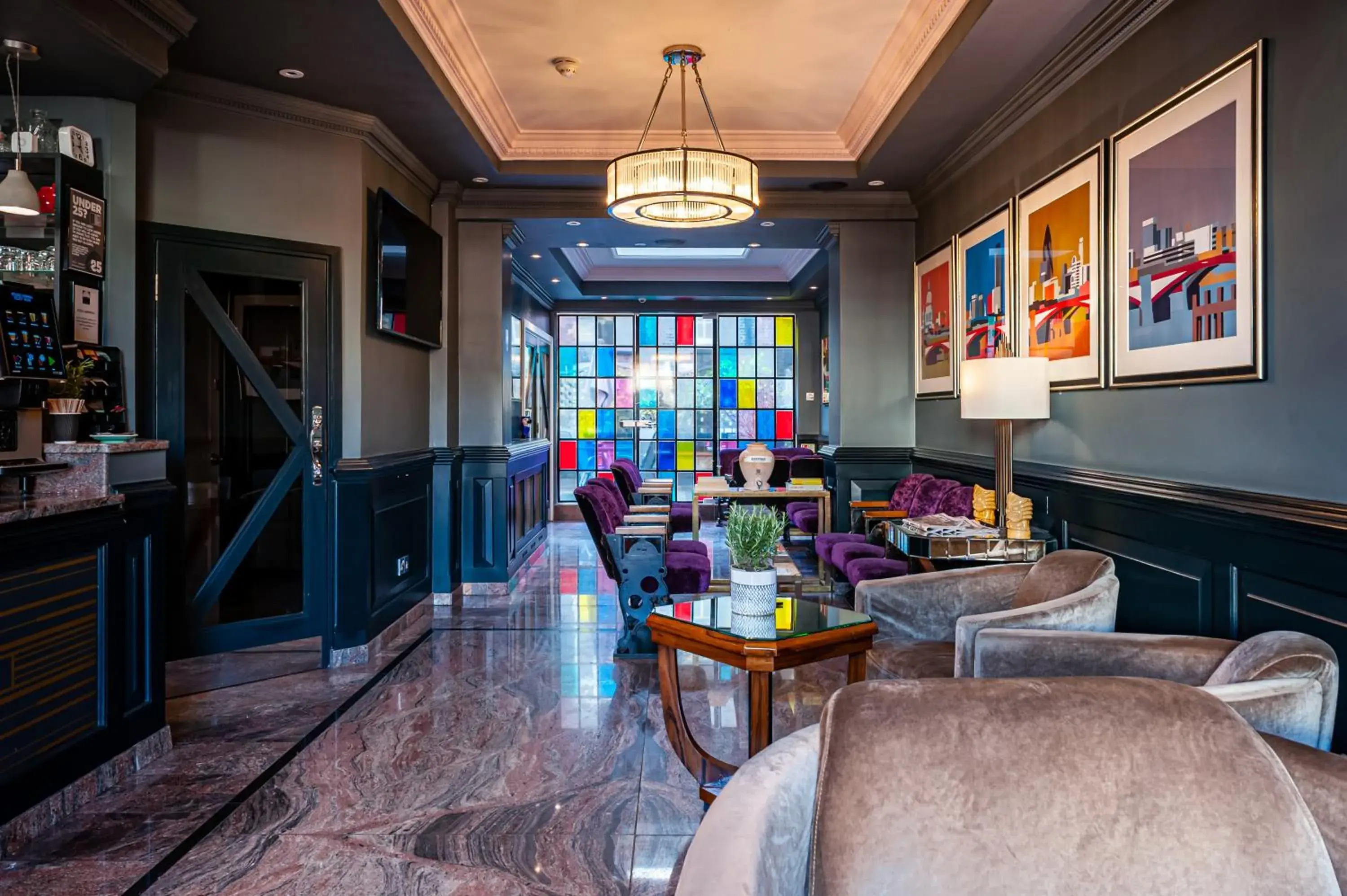 Lounge or bar in The California - London Kings Cross Lounge or bar in The California - London Kings Cross