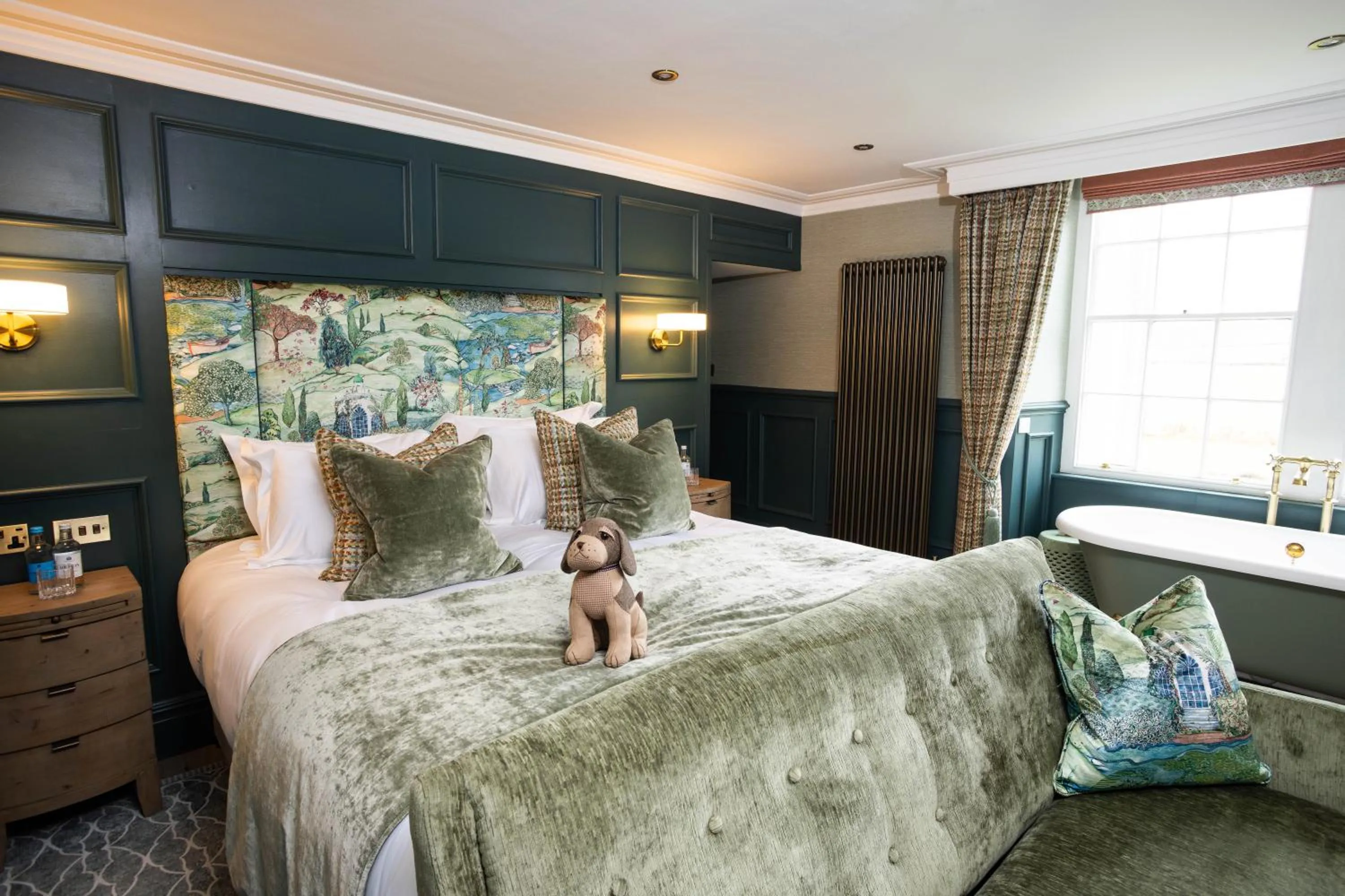 Superior King Room in Aynsome Manor