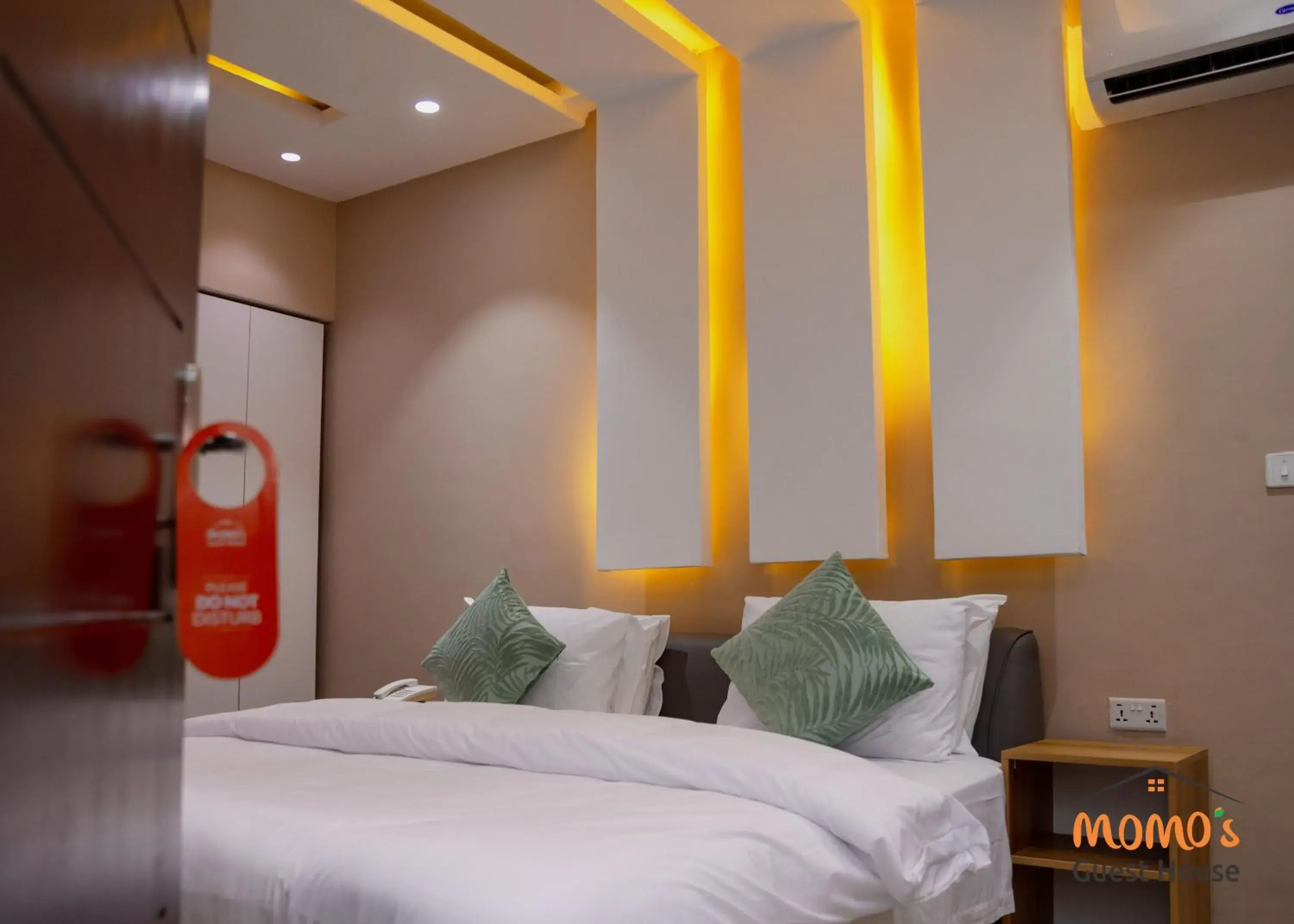 Superior King Room - single occupancy in Momo's Hotel Superior King Room - single occupancy in Momo's Hotel