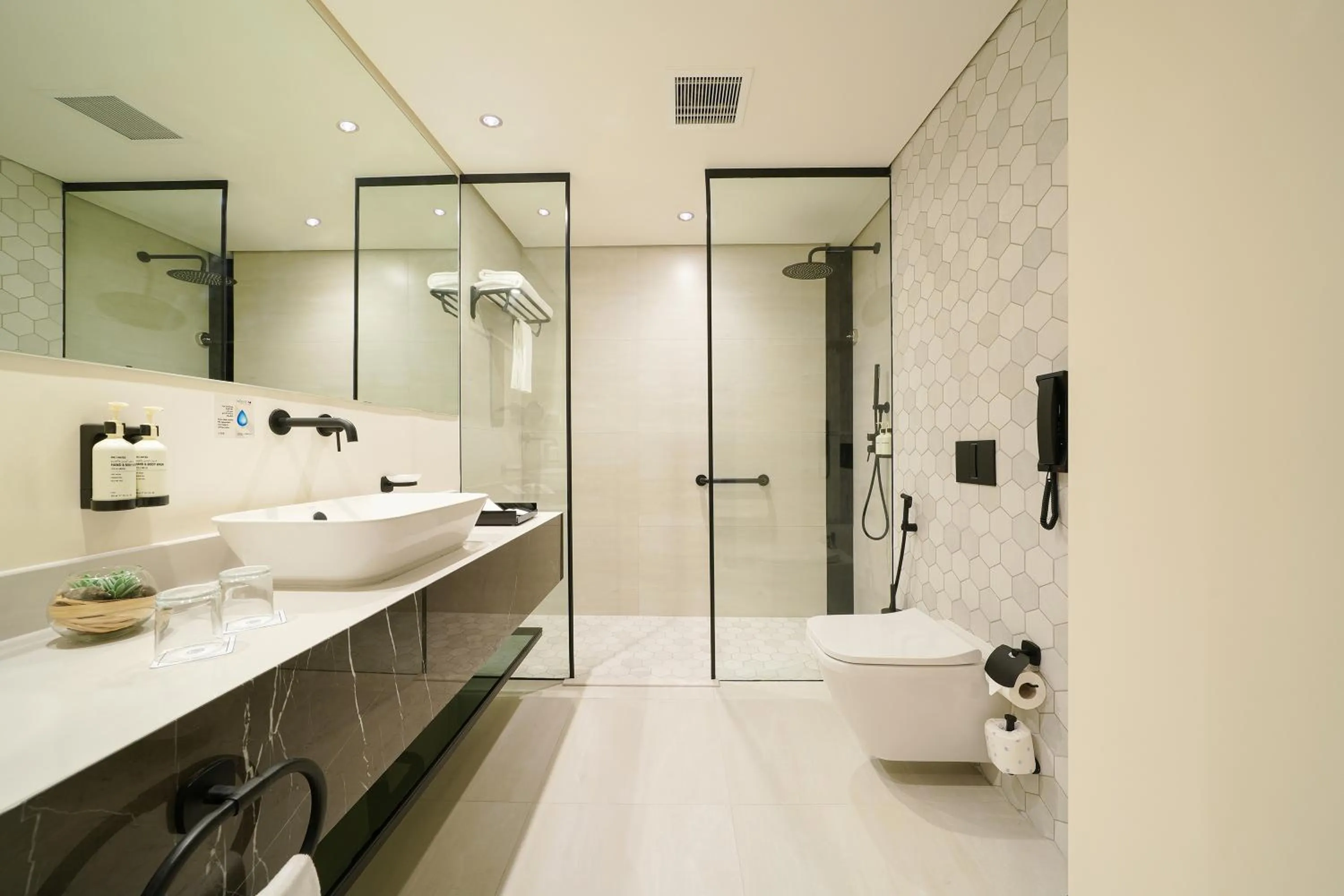 Shower in Nova M Hotel Olaya Riyadh edge By Rotana