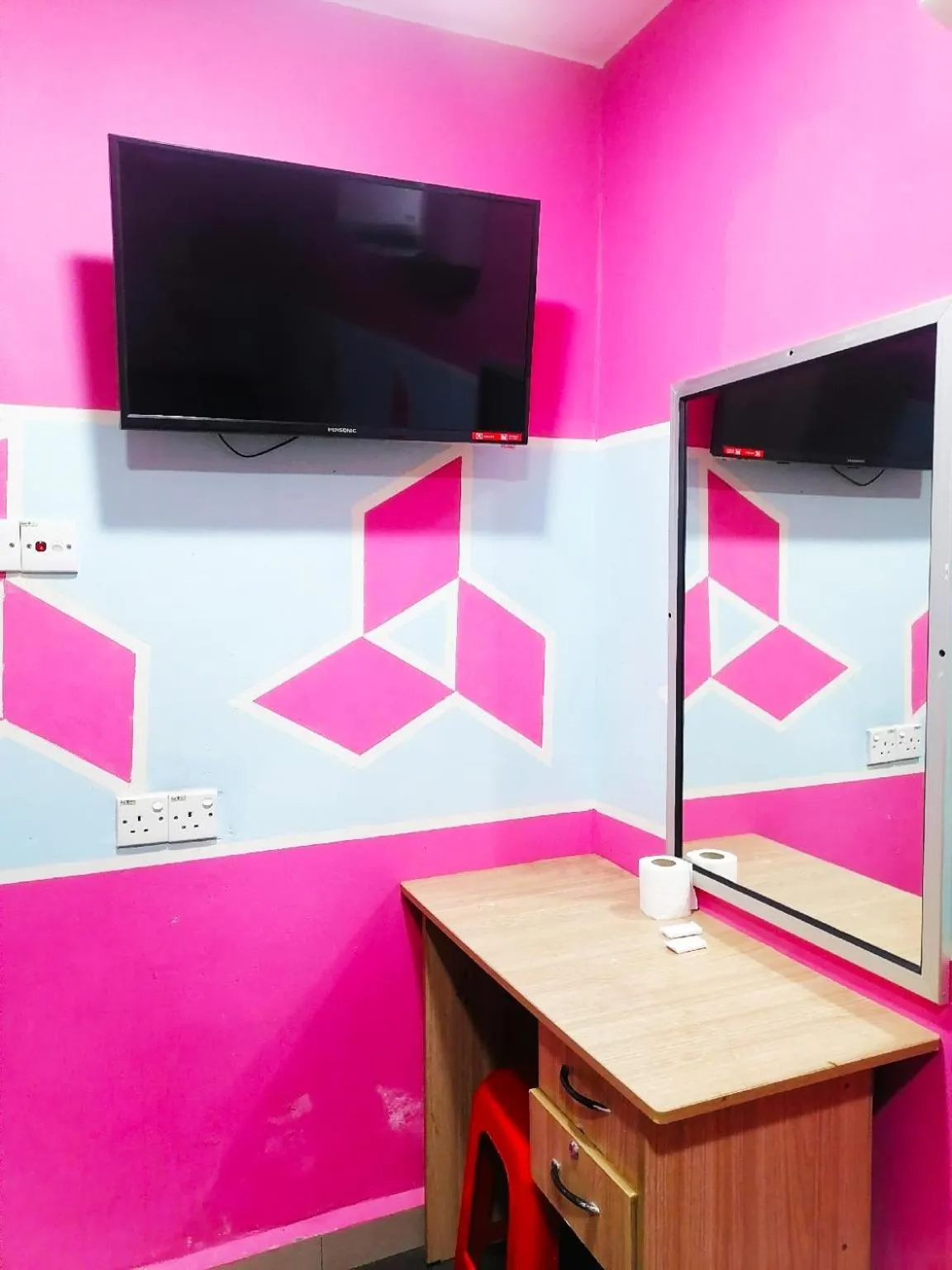 DE GLORY HOTEL UsJ 21