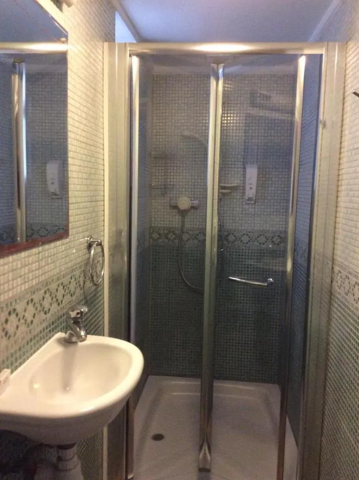 Shower in Central Hotel