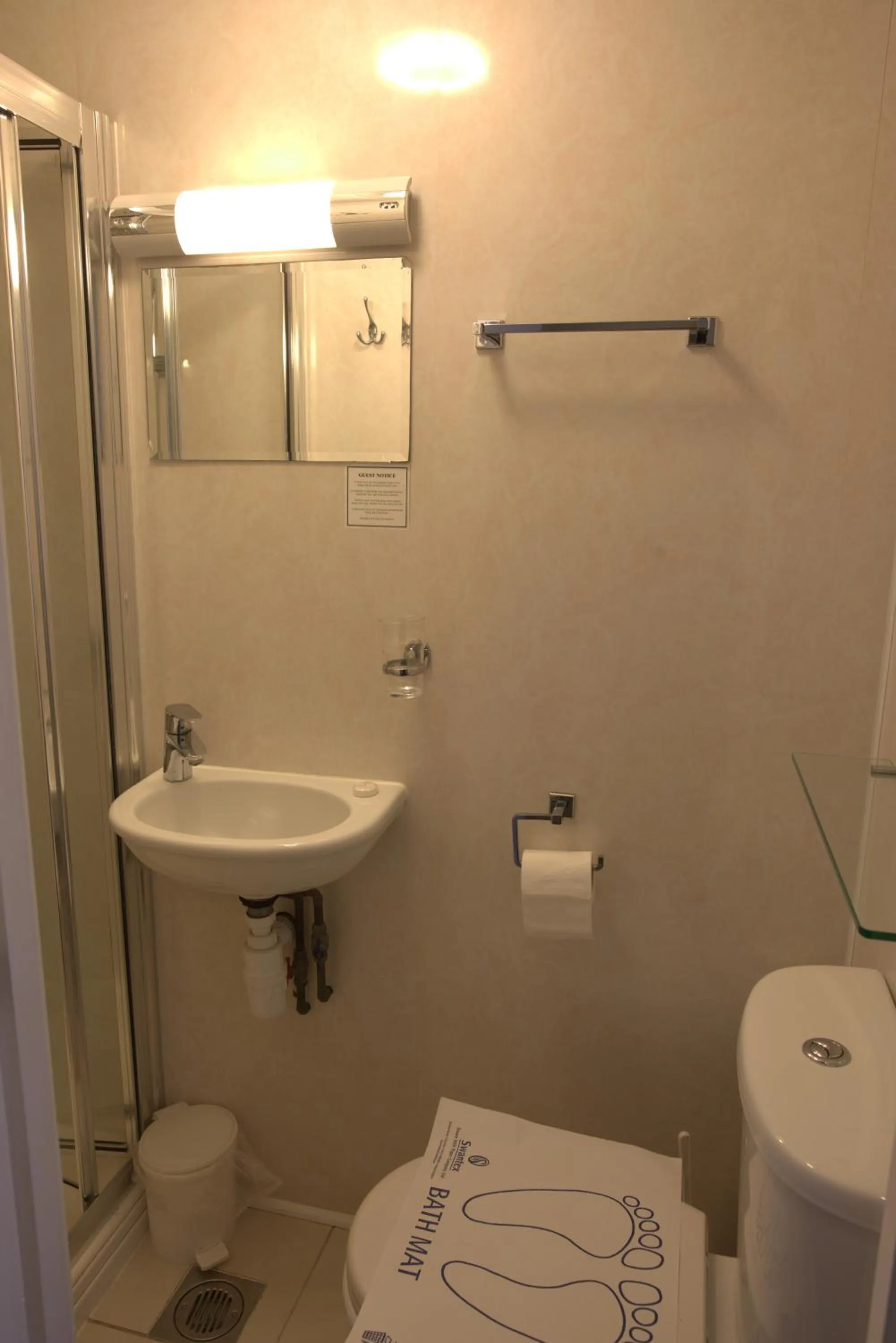 Bathroom in Central Hotel