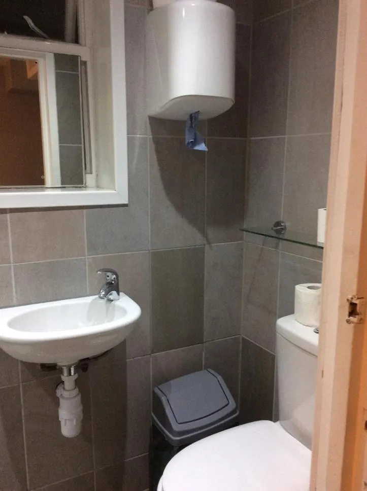 Toilet in Central Hotel