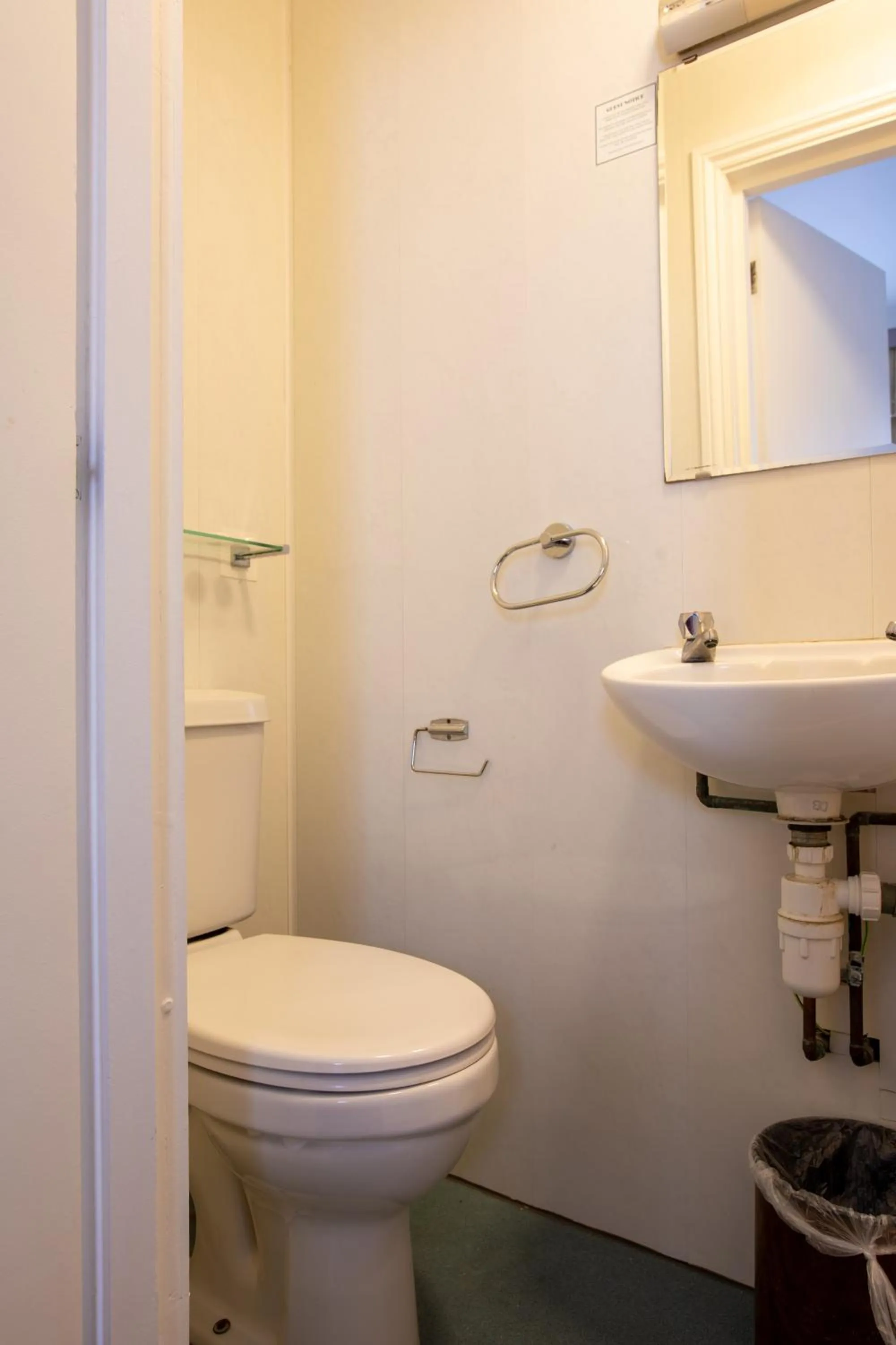 Toilet in Central Hotel