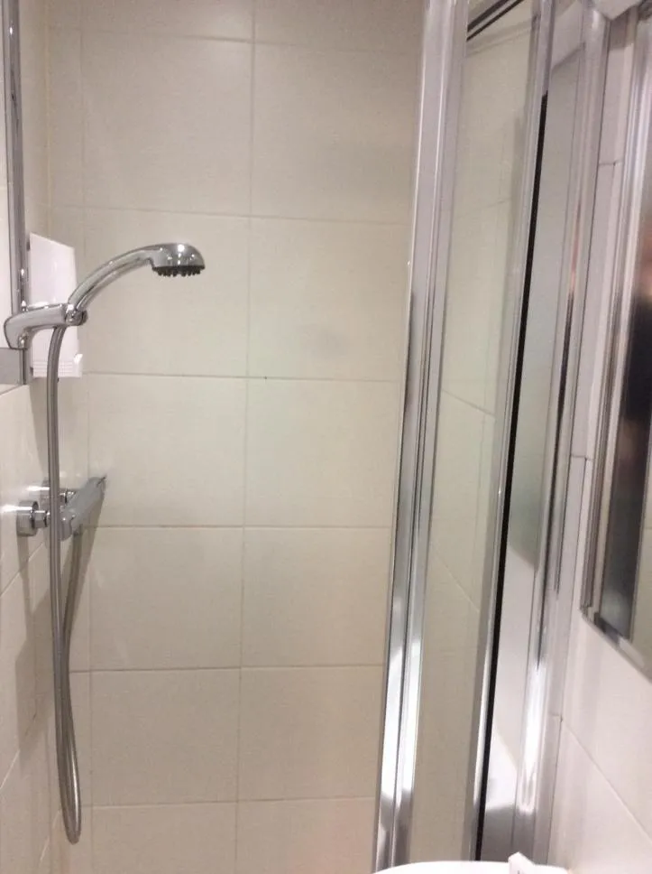 Shower in Central Hotel