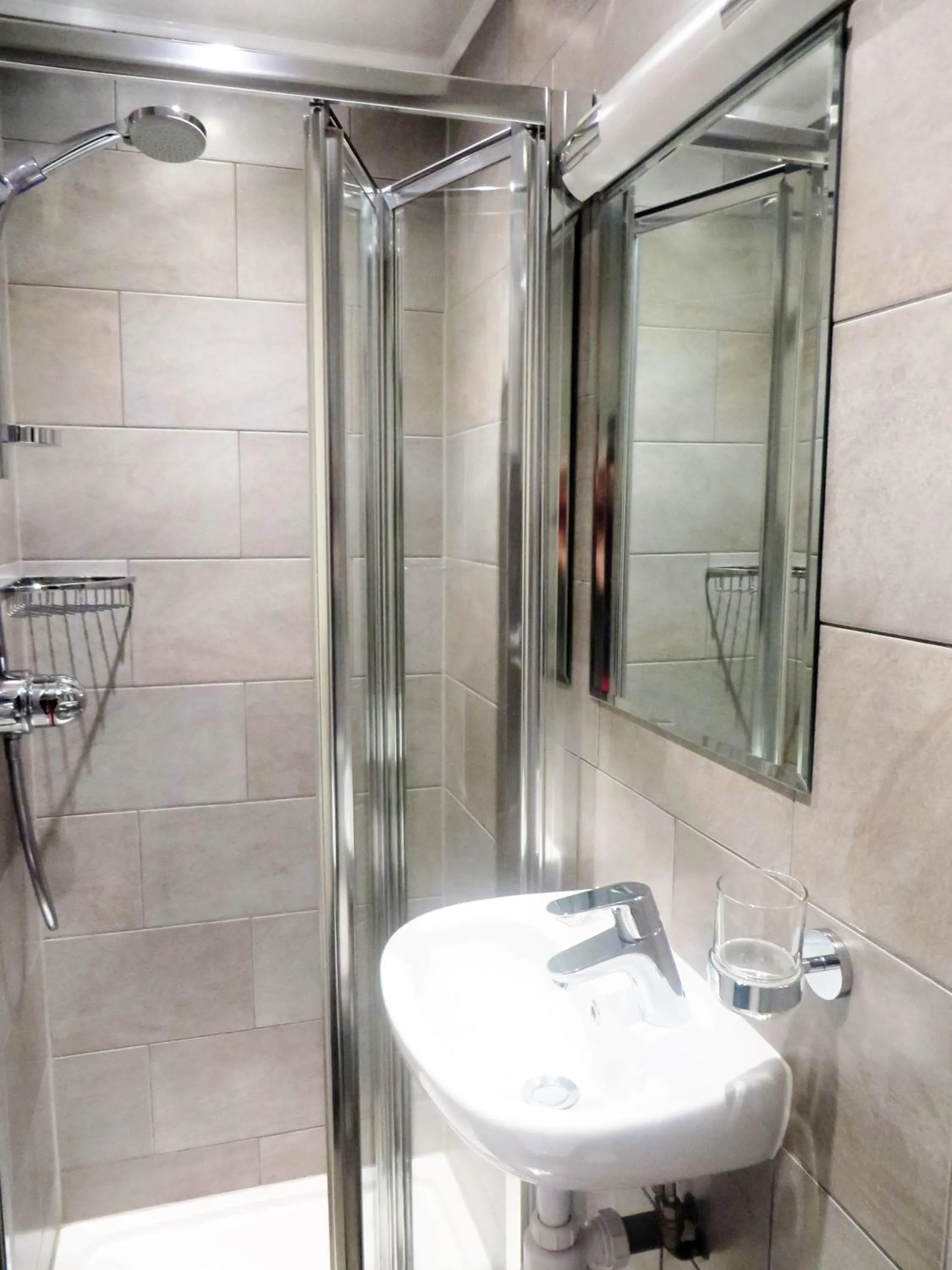 Bathroom in Central Hotel