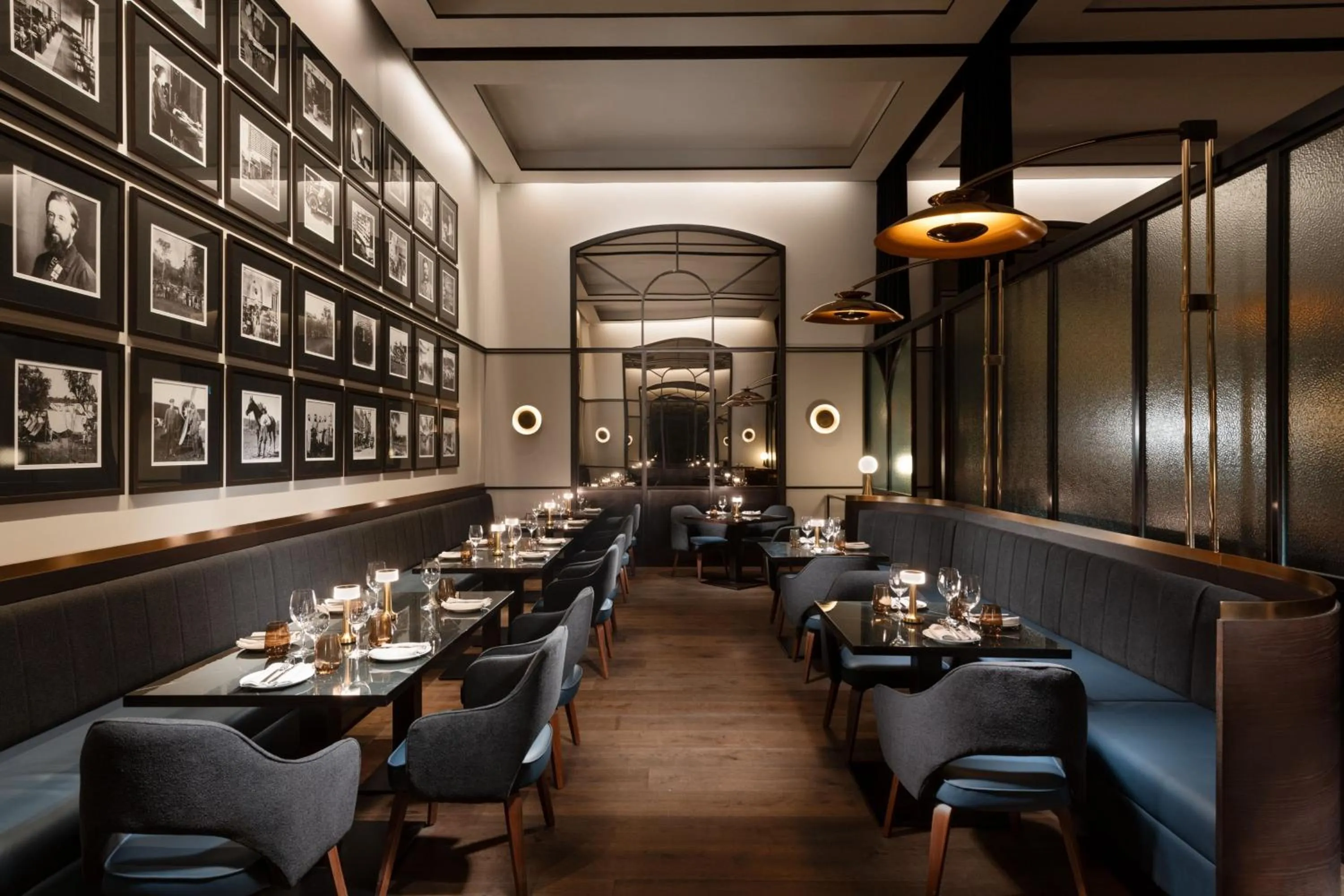 Restaurant/places to eat in Adelaide Marriott Hotel