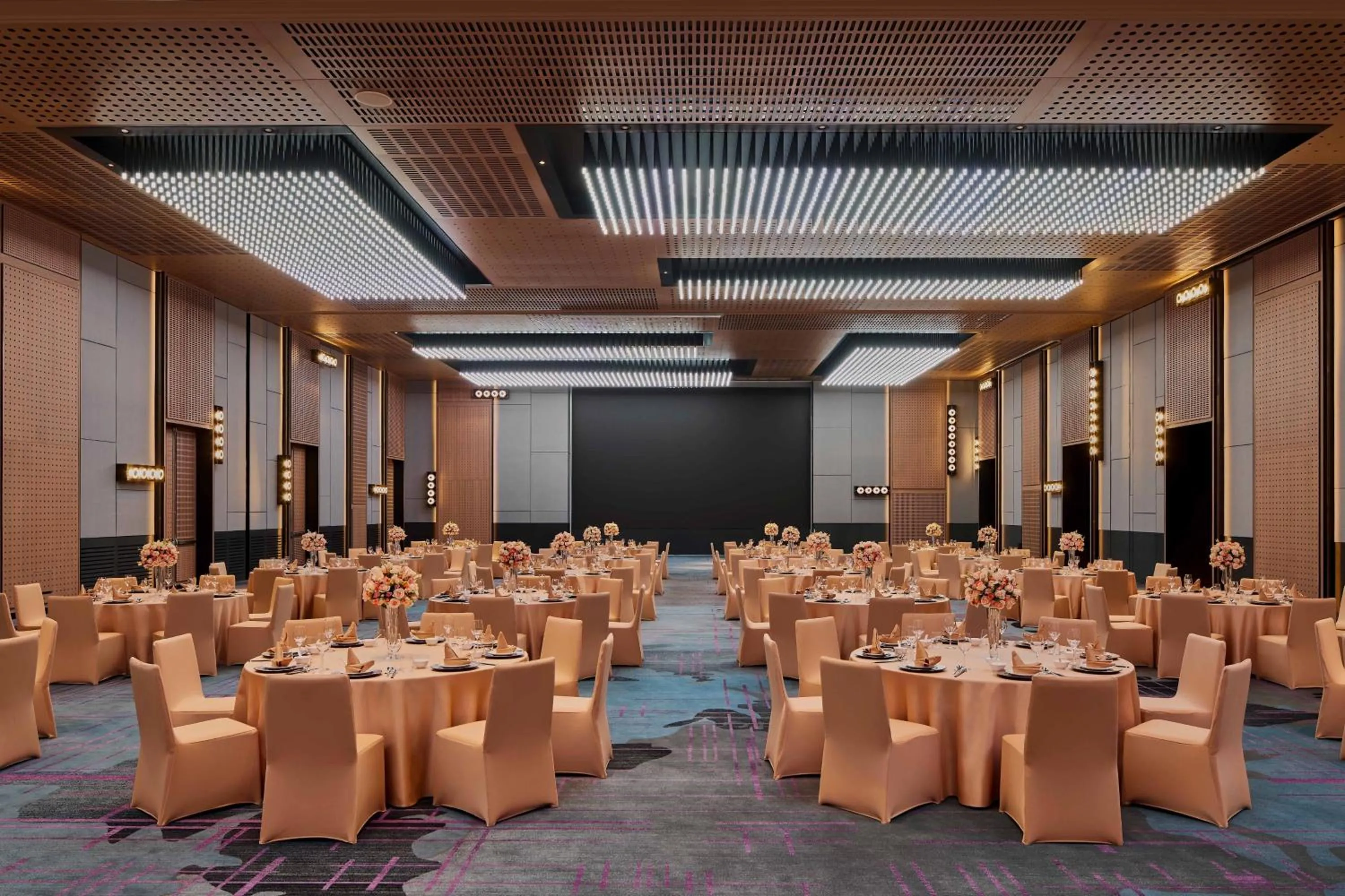 Banquet/Function facilities in Renaissance Beijing Haidian Hotel