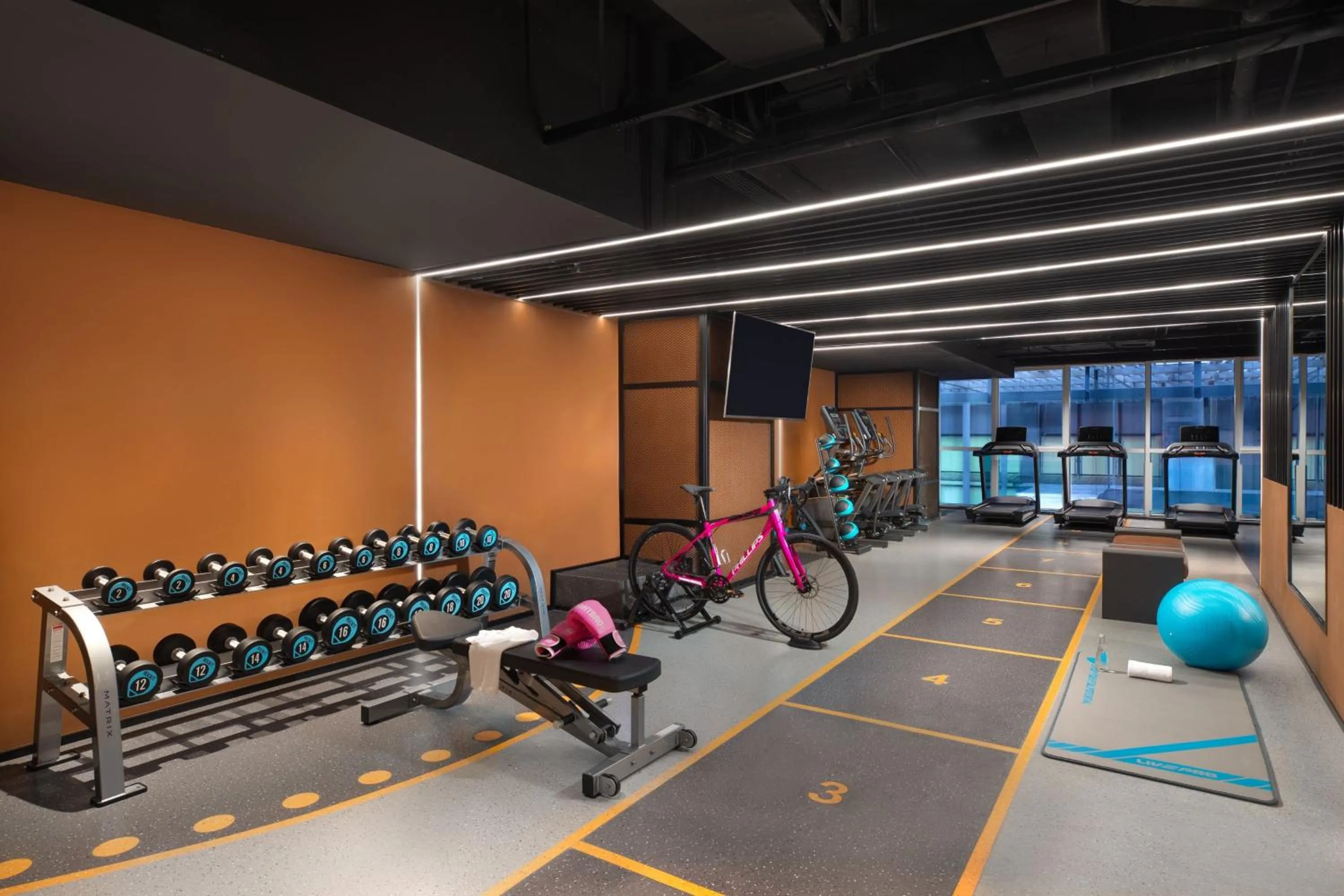 Fitness centre/facilities in Moxy Chongqing