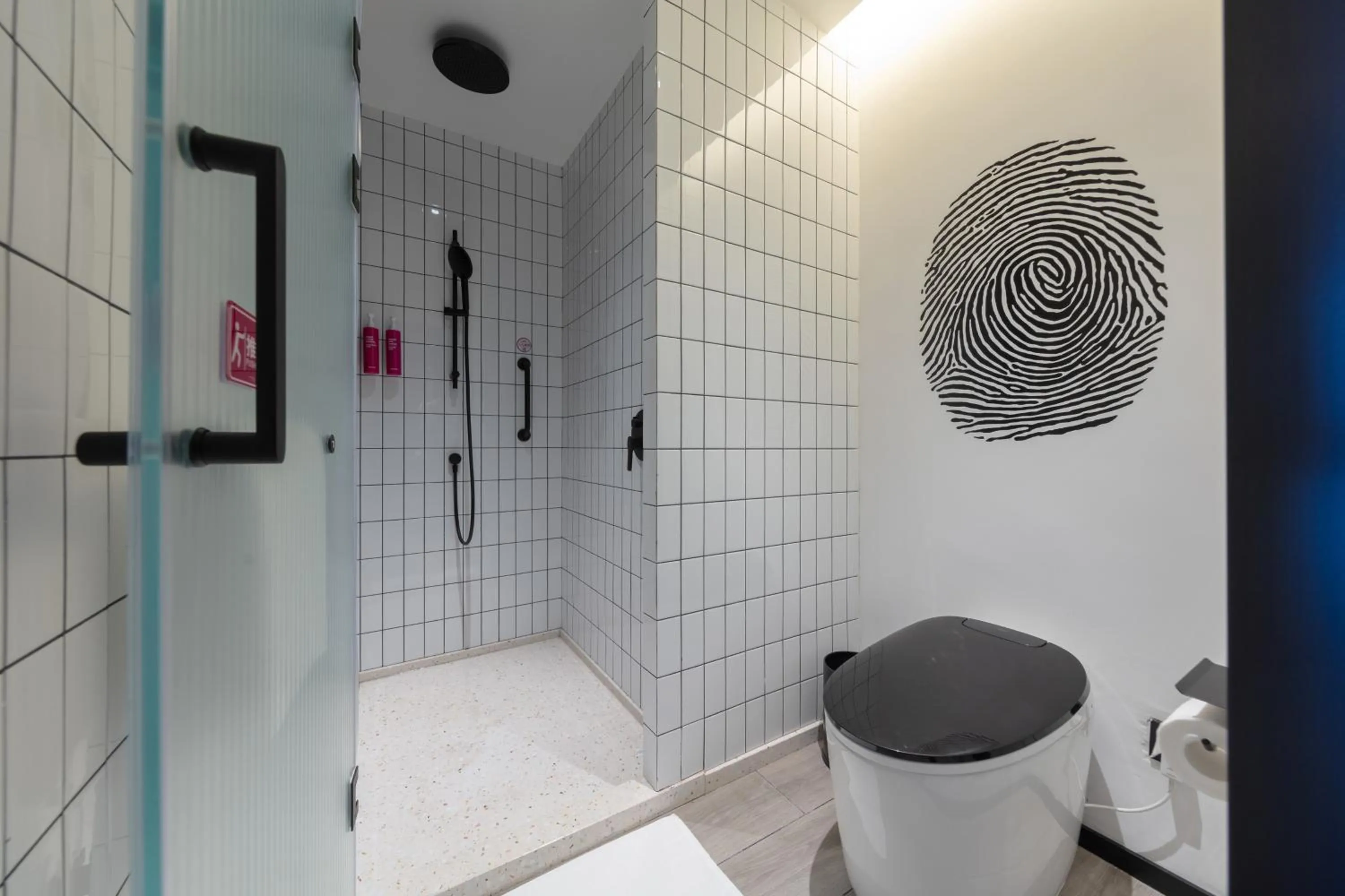 Toilet in Moxy Chongqing