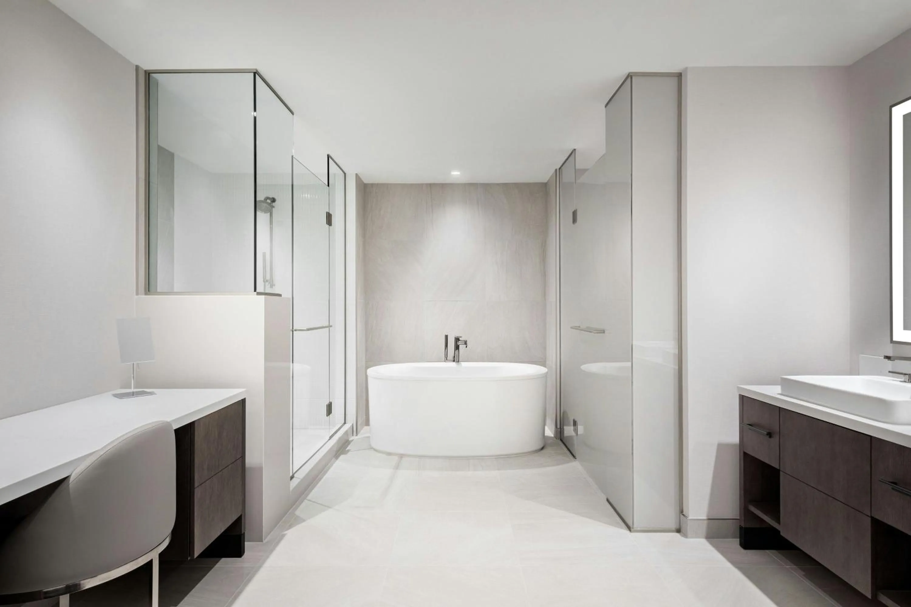 Bathroom in HALL Park Hotel, Autograph Collection