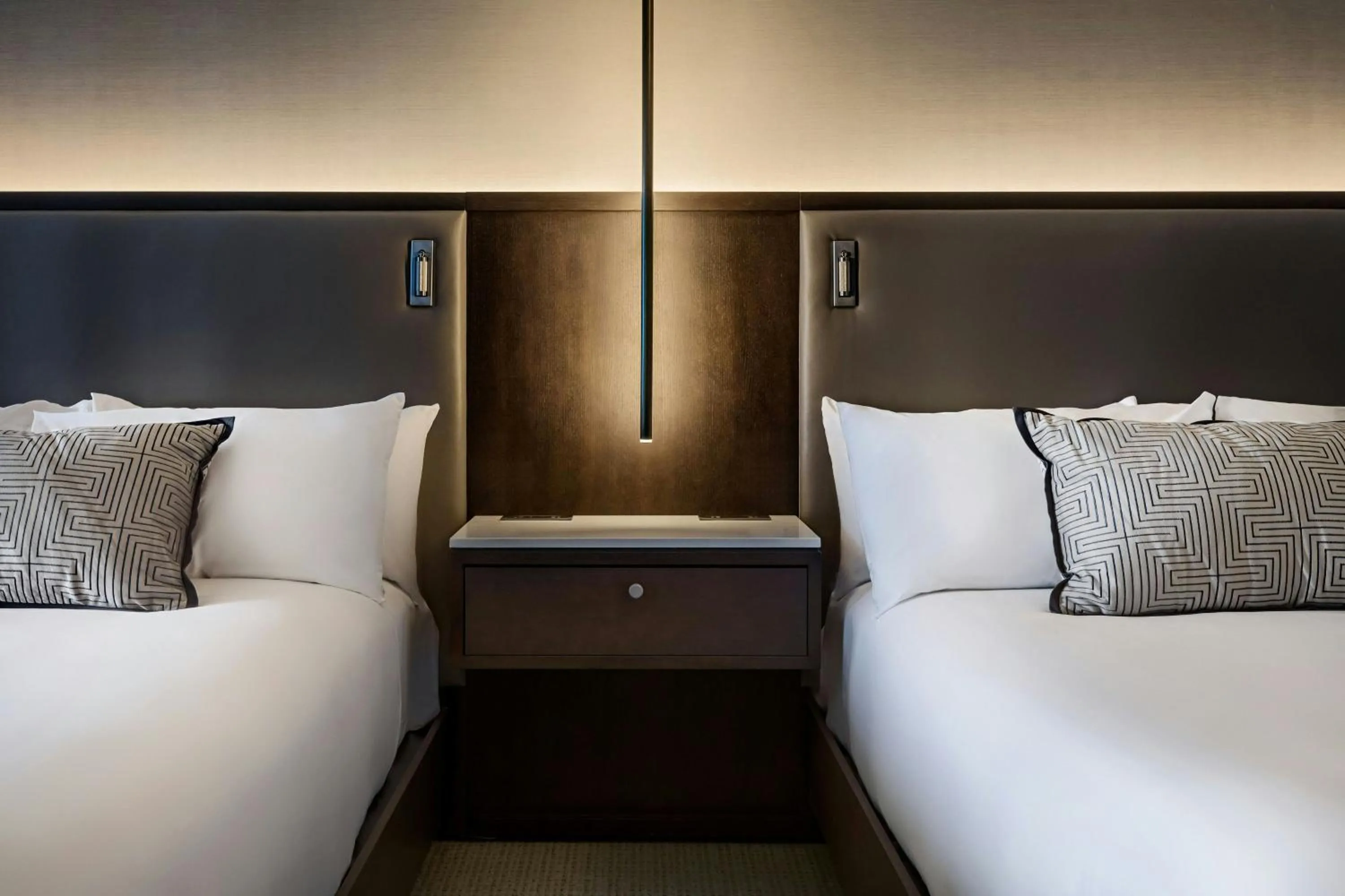 Photo of the whole room, Bed in HALL Park Hotel, Autograph Collection