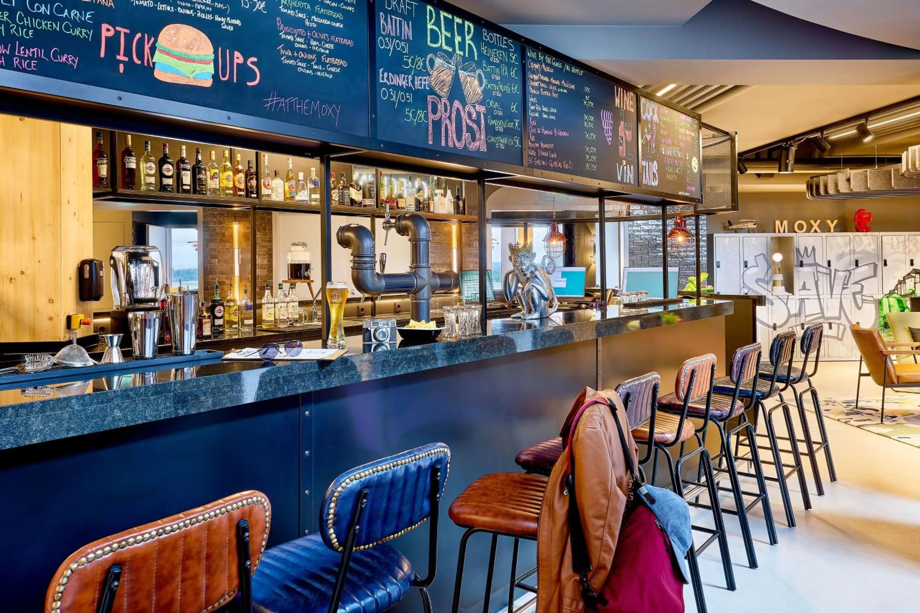 Lounge or bar in Moxy Luxembourg Airport