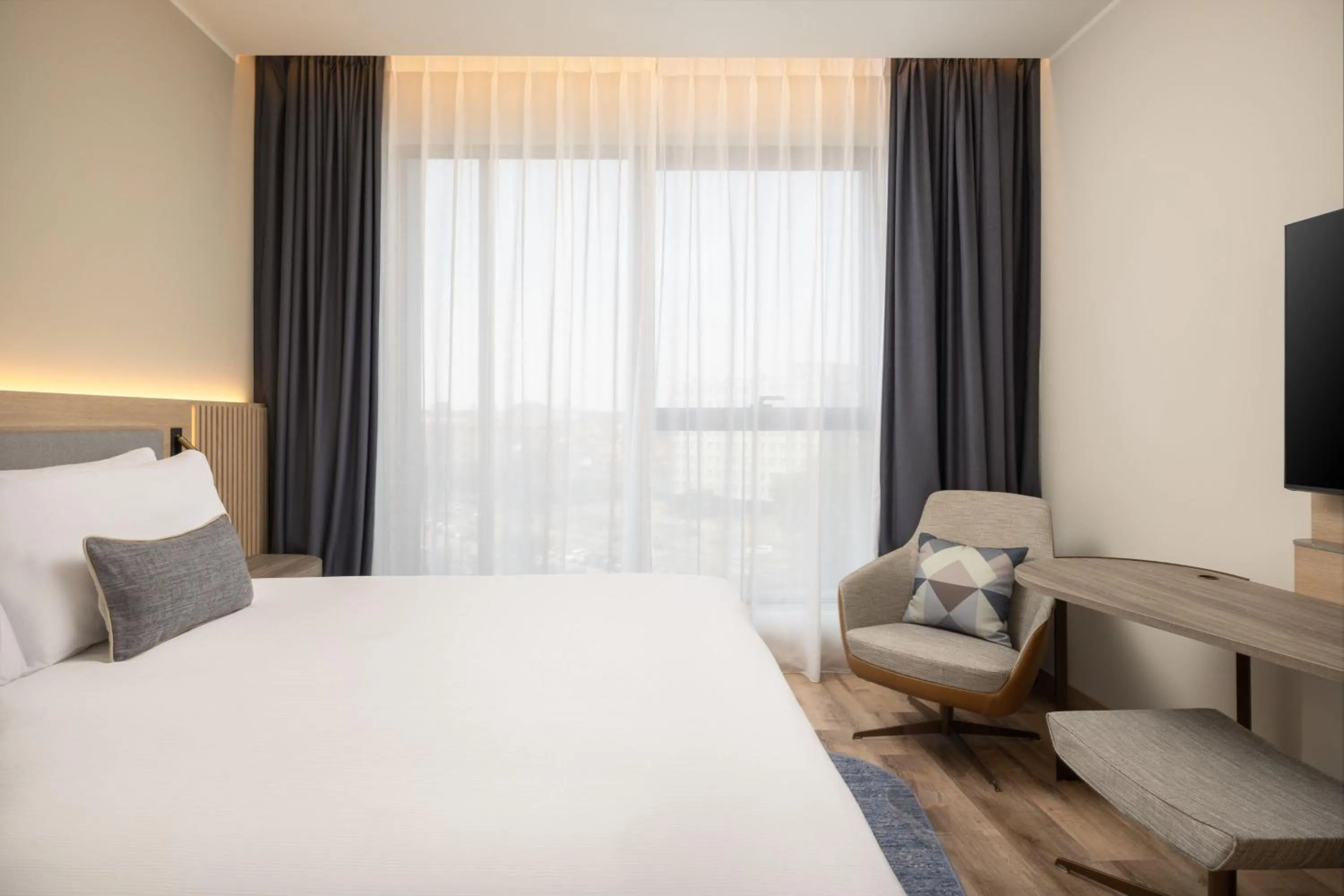 Photo of the whole room, Bed in Courtyard by Marriott Milano Linate