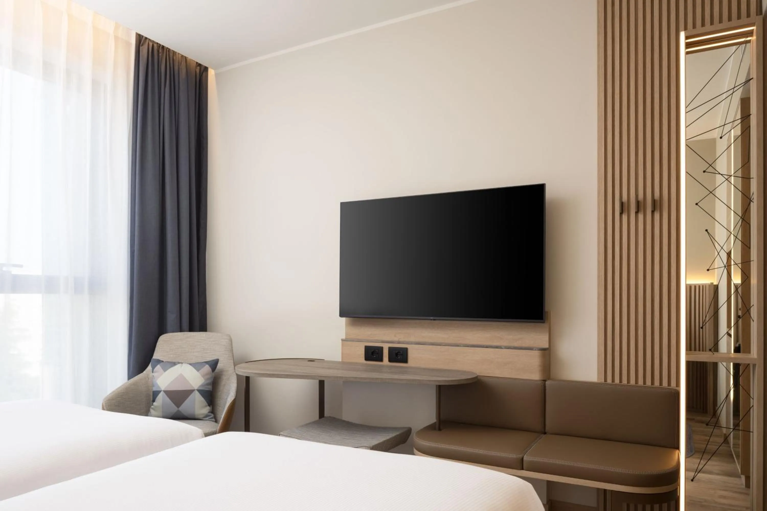 Photo of the whole room, Bed in Courtyard by Marriott Milano Linate
