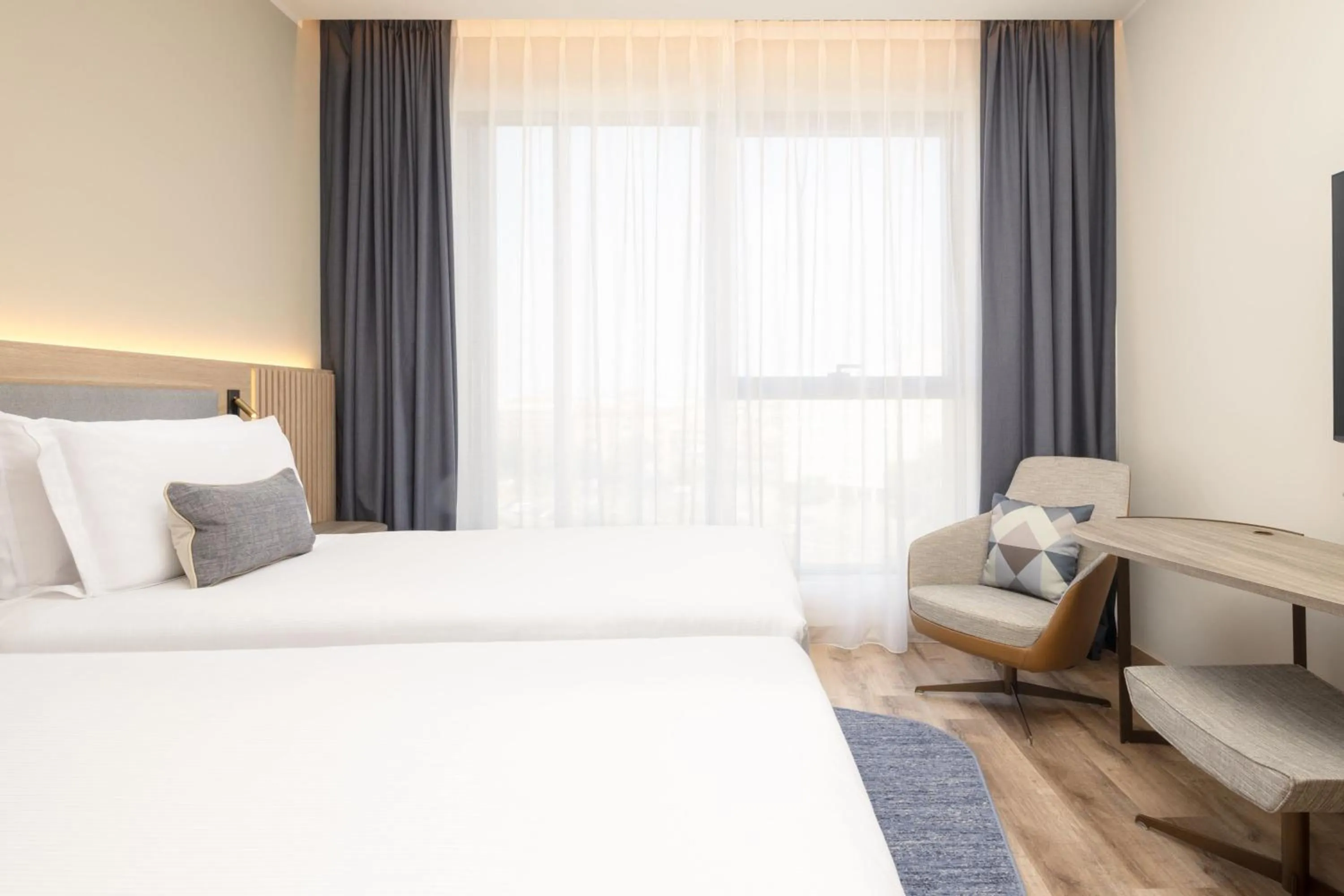 Photo of the whole room, Bed in Courtyard by Marriott Milano Linate