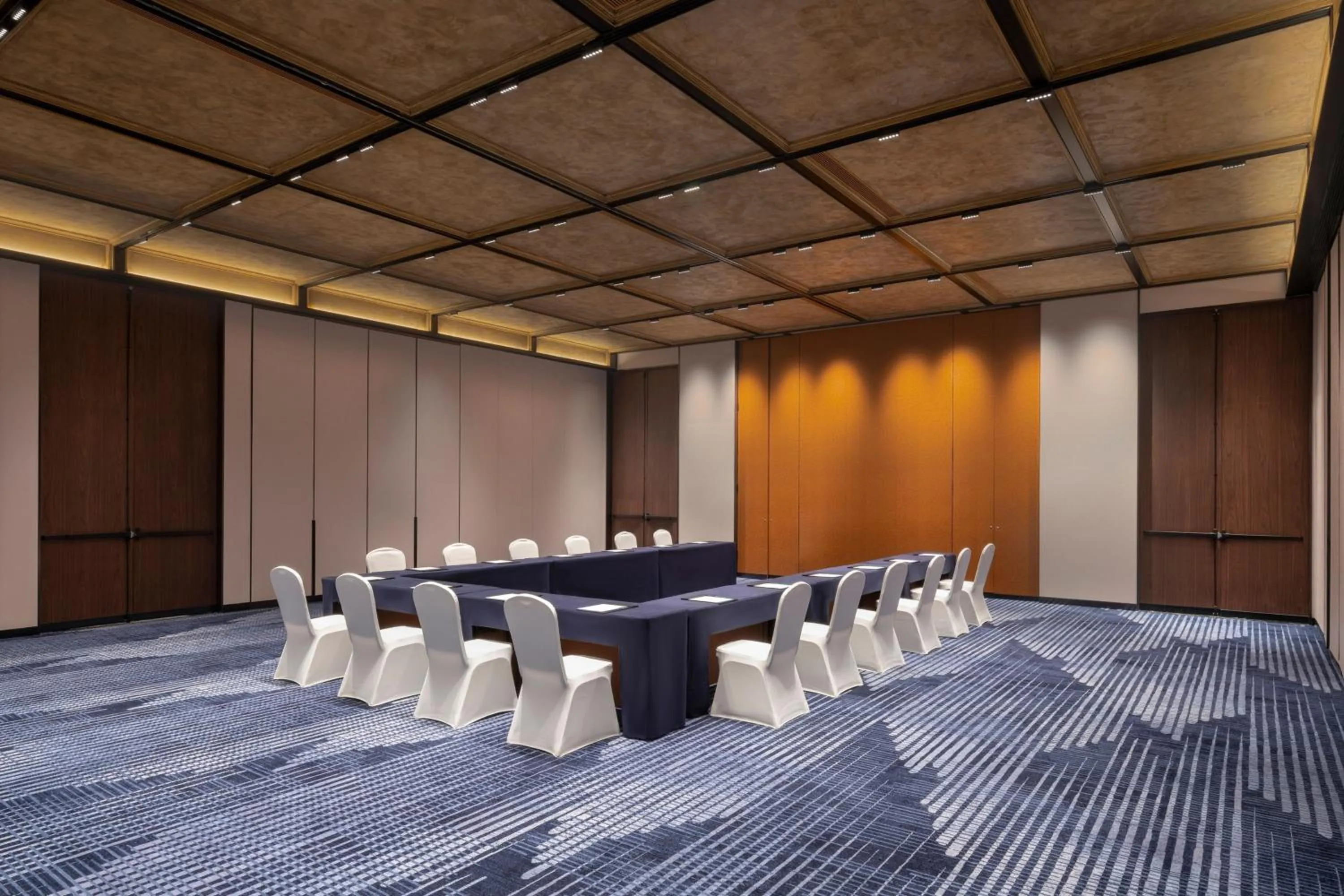 Meeting/conference room in Four Points by Sheraton Yantai