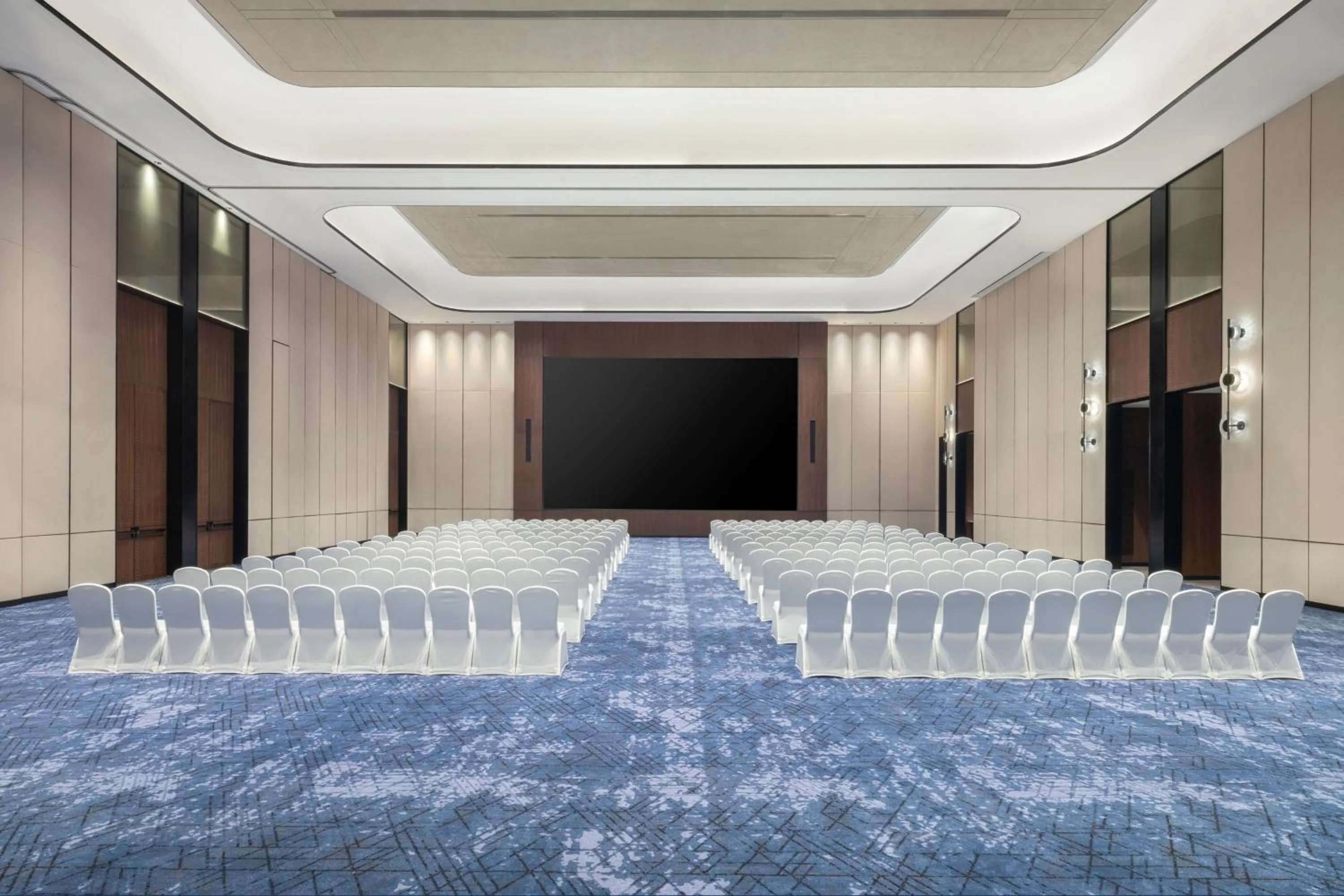 Meeting/conference room in Four Points by Sheraton Yantai