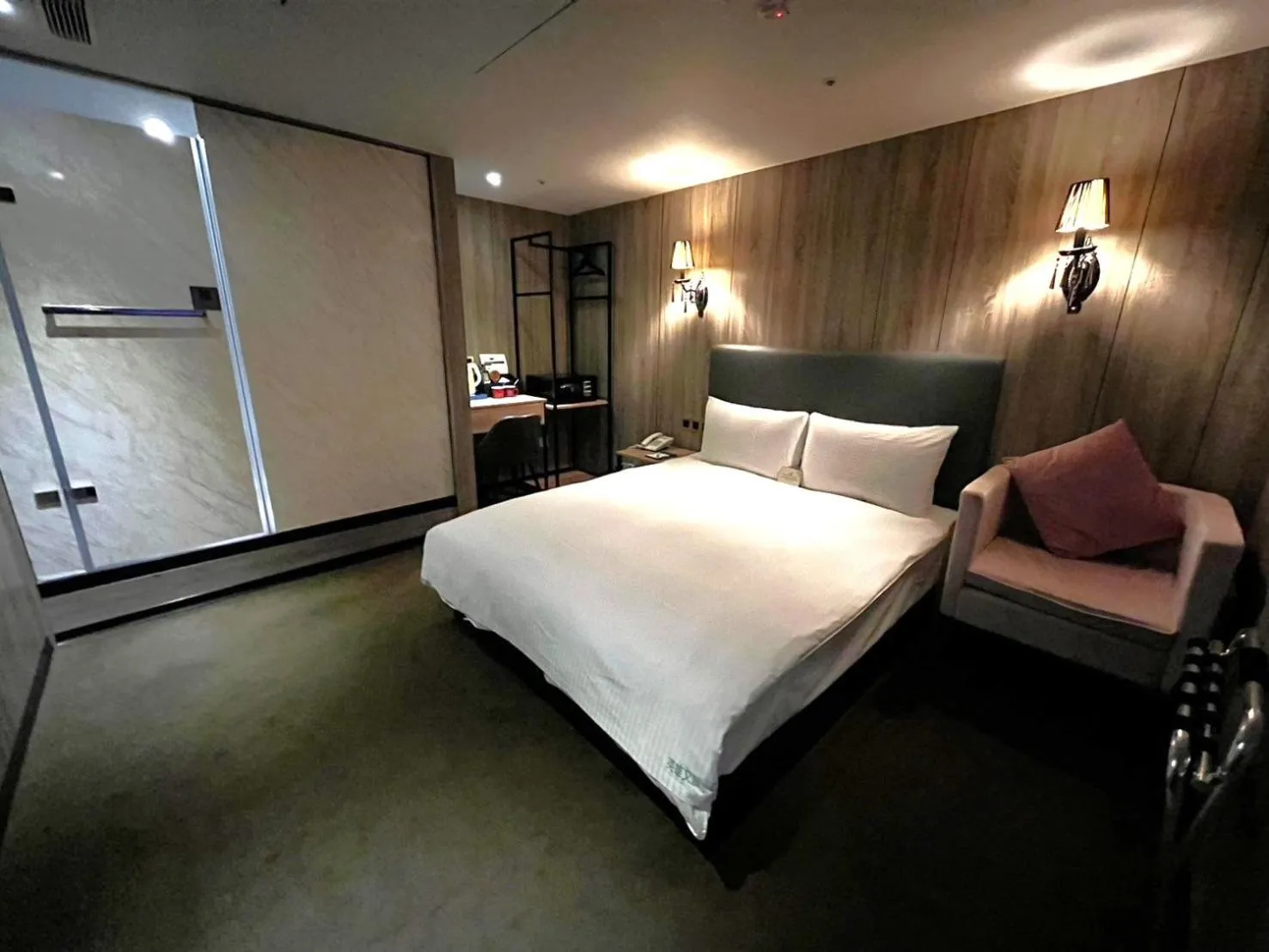 Bed in Airline Inn Ximen