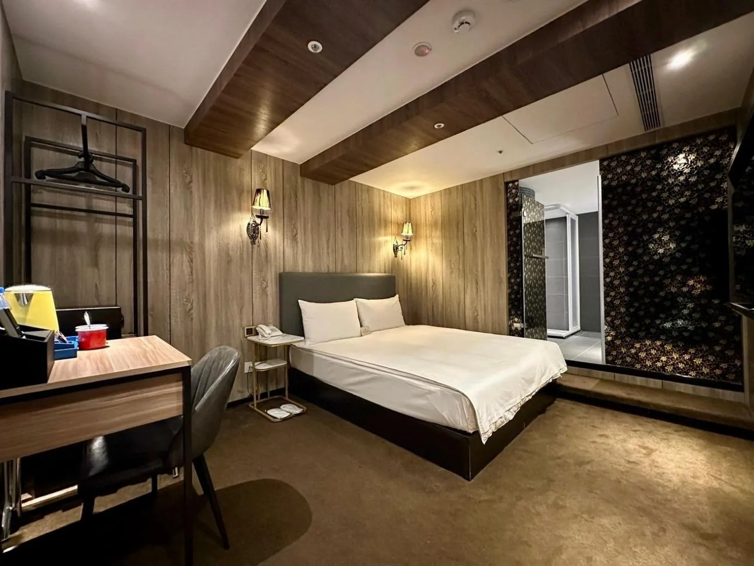 Bed in Airline Inn Ximen