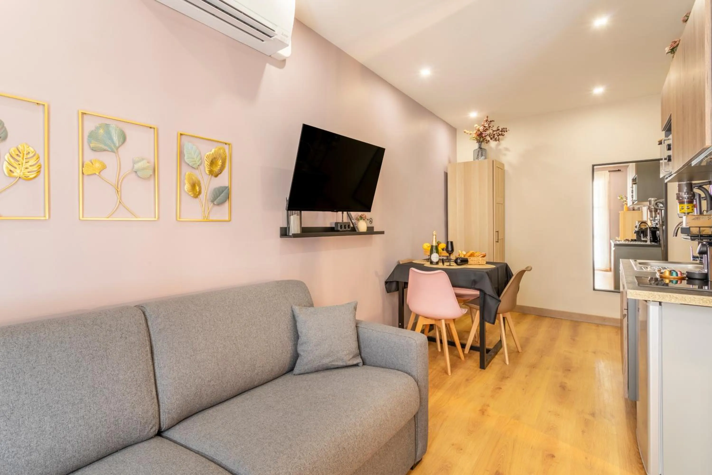 TV and multimedia in ADIRA Marseille Montgrand 2 étoiles