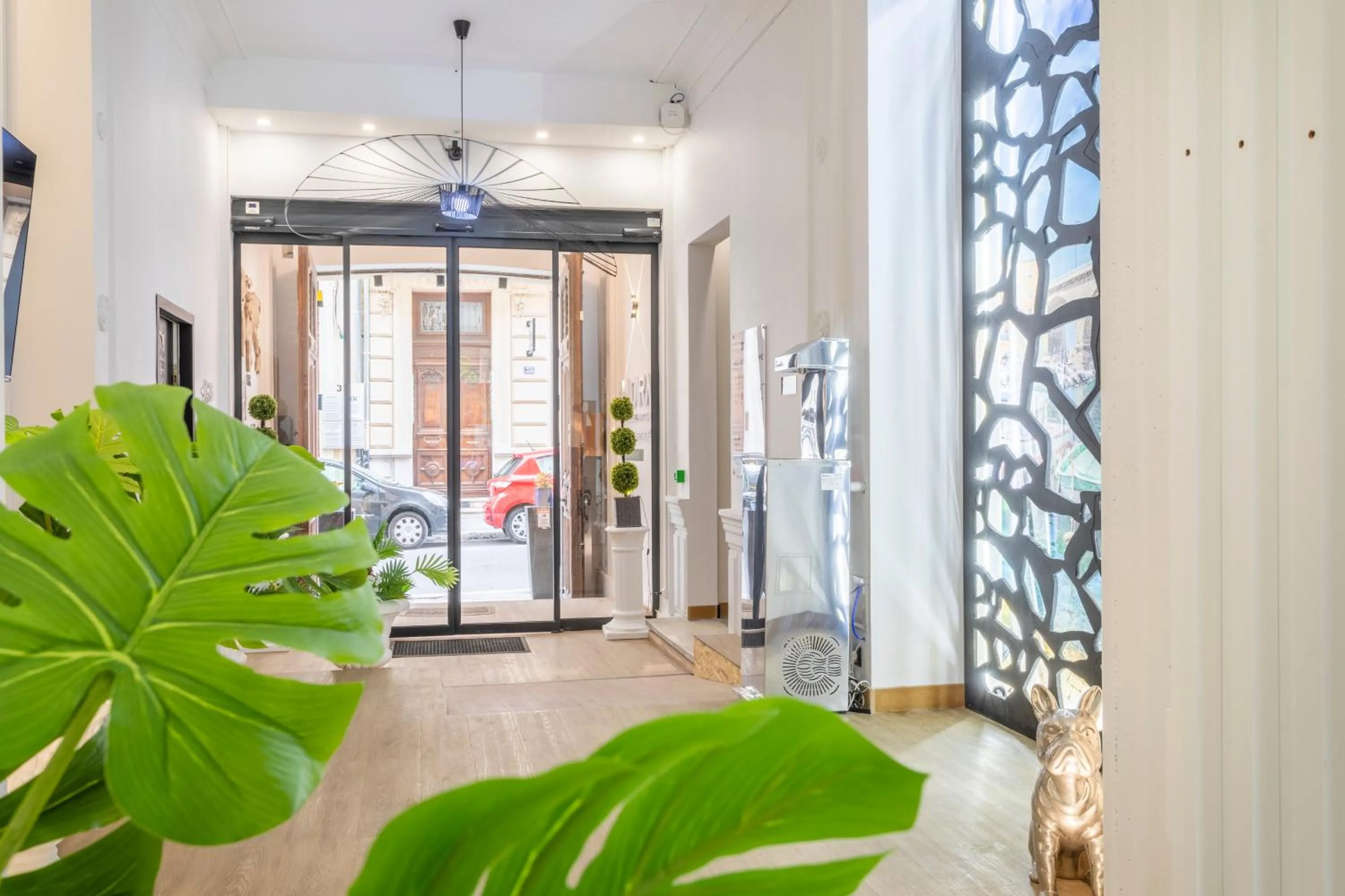 Property building in ADIRA Marseille Montgrand 2 étoiles