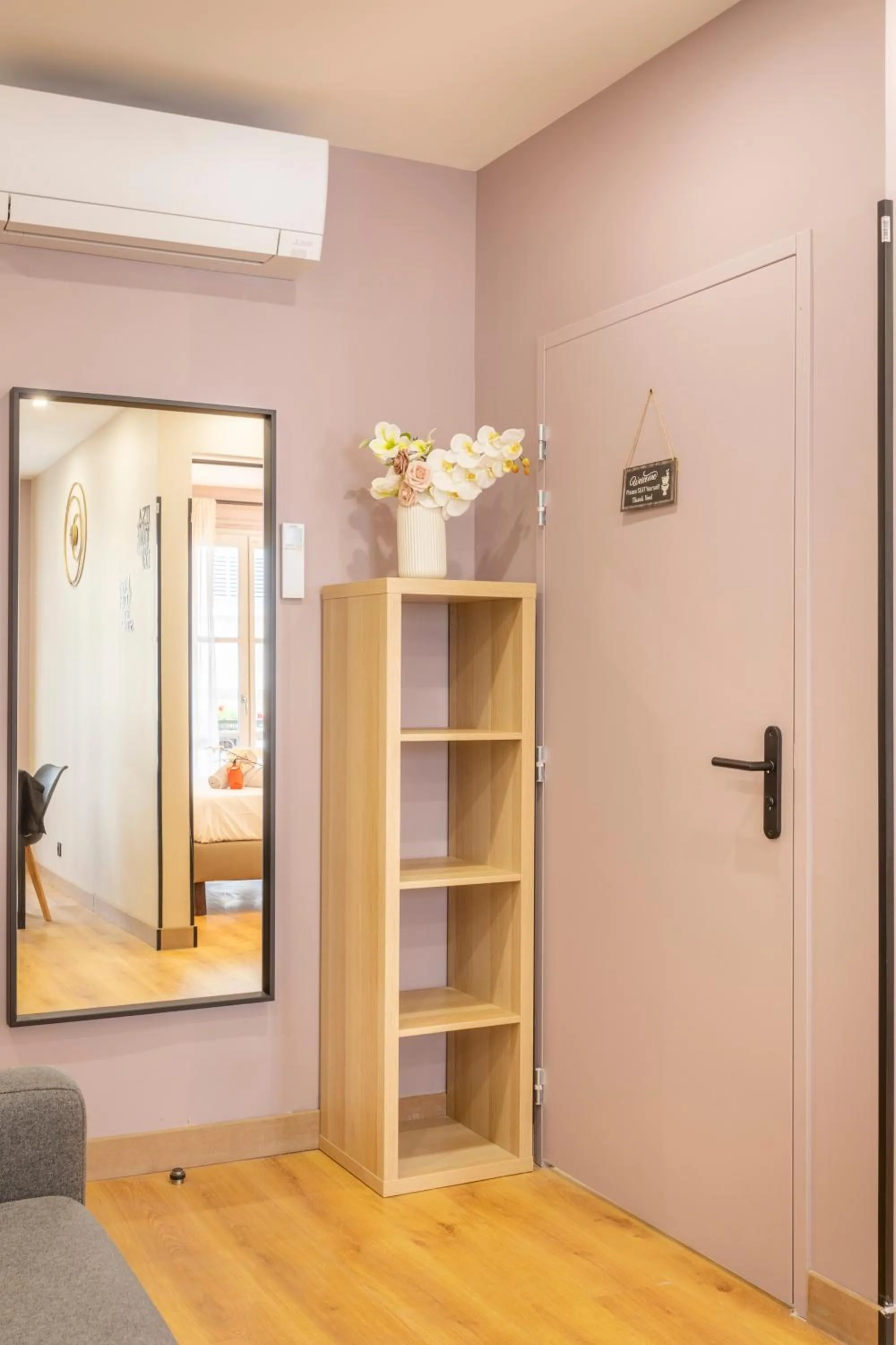 wardrobe in ADIRA Marseille Montgrand 2 étoiles