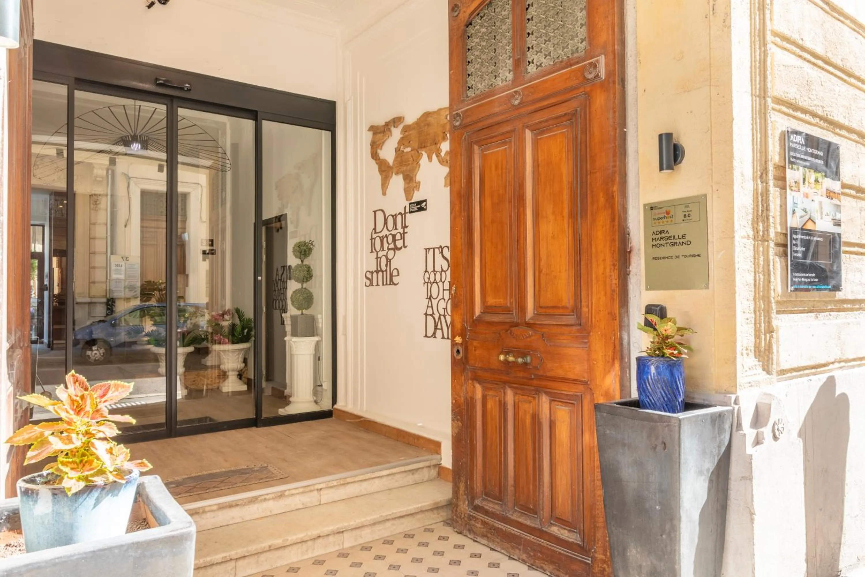 Property building in ADIRA Marseille Montgrand 2 étoiles