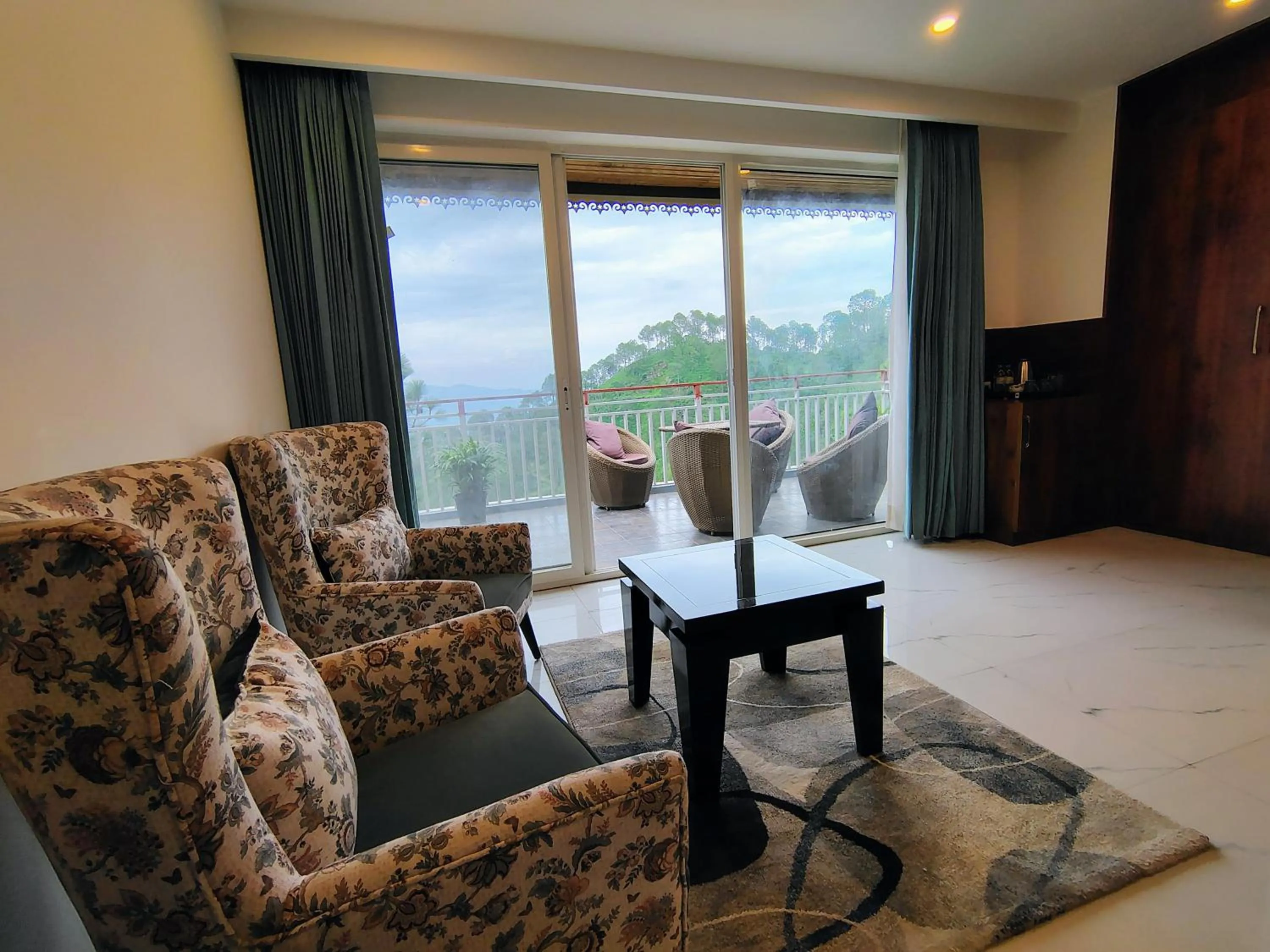 Seating area in Pihu's Nest Kasauli