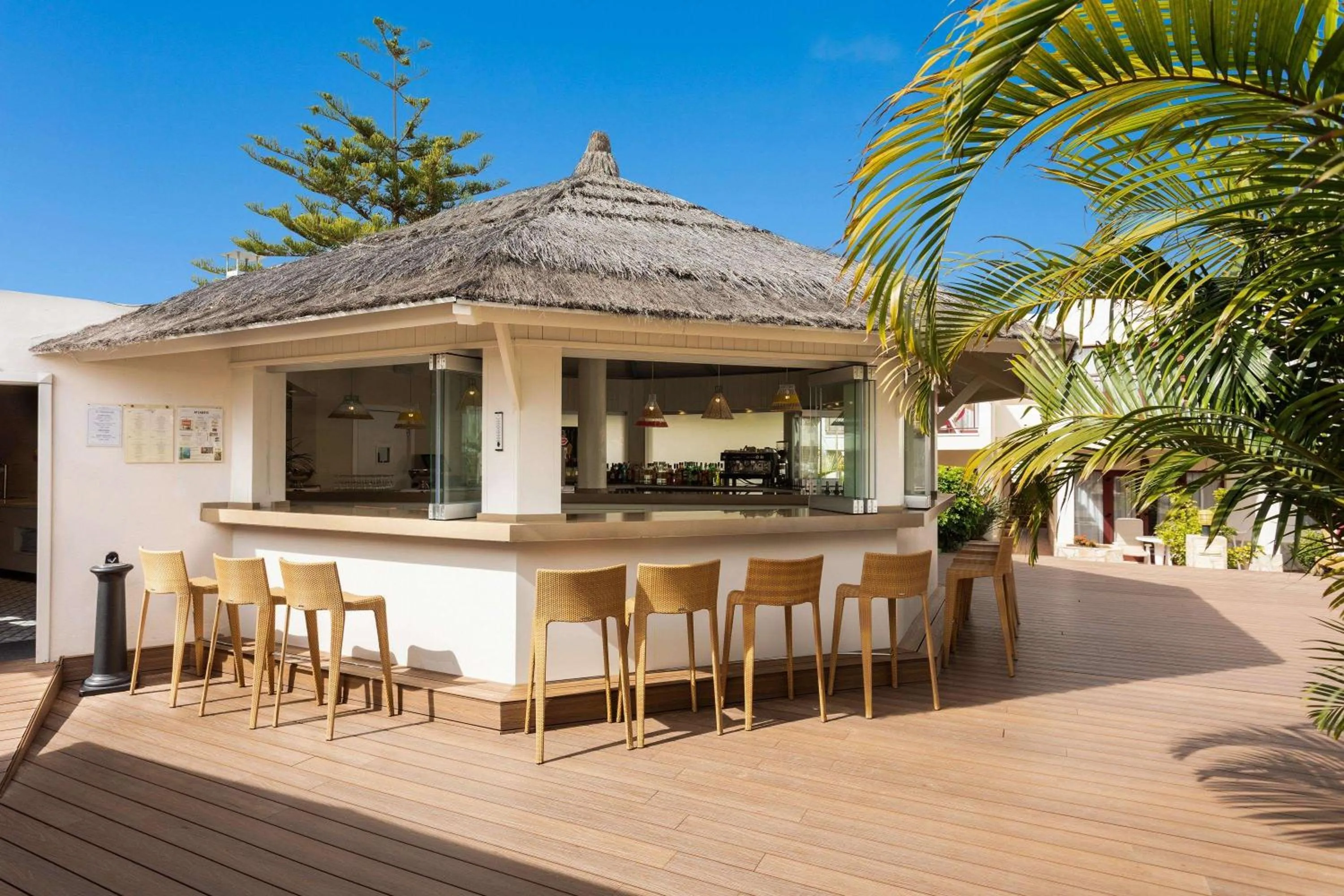 Lounge or bar in Alua Suites Fuerteventura - All Inclusive