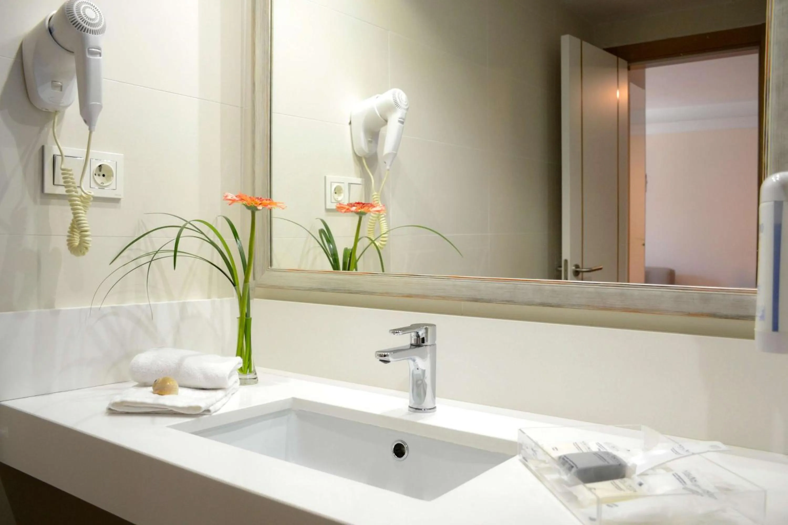 Bathroom in Alua Suites Fuerteventura - All Inclusive