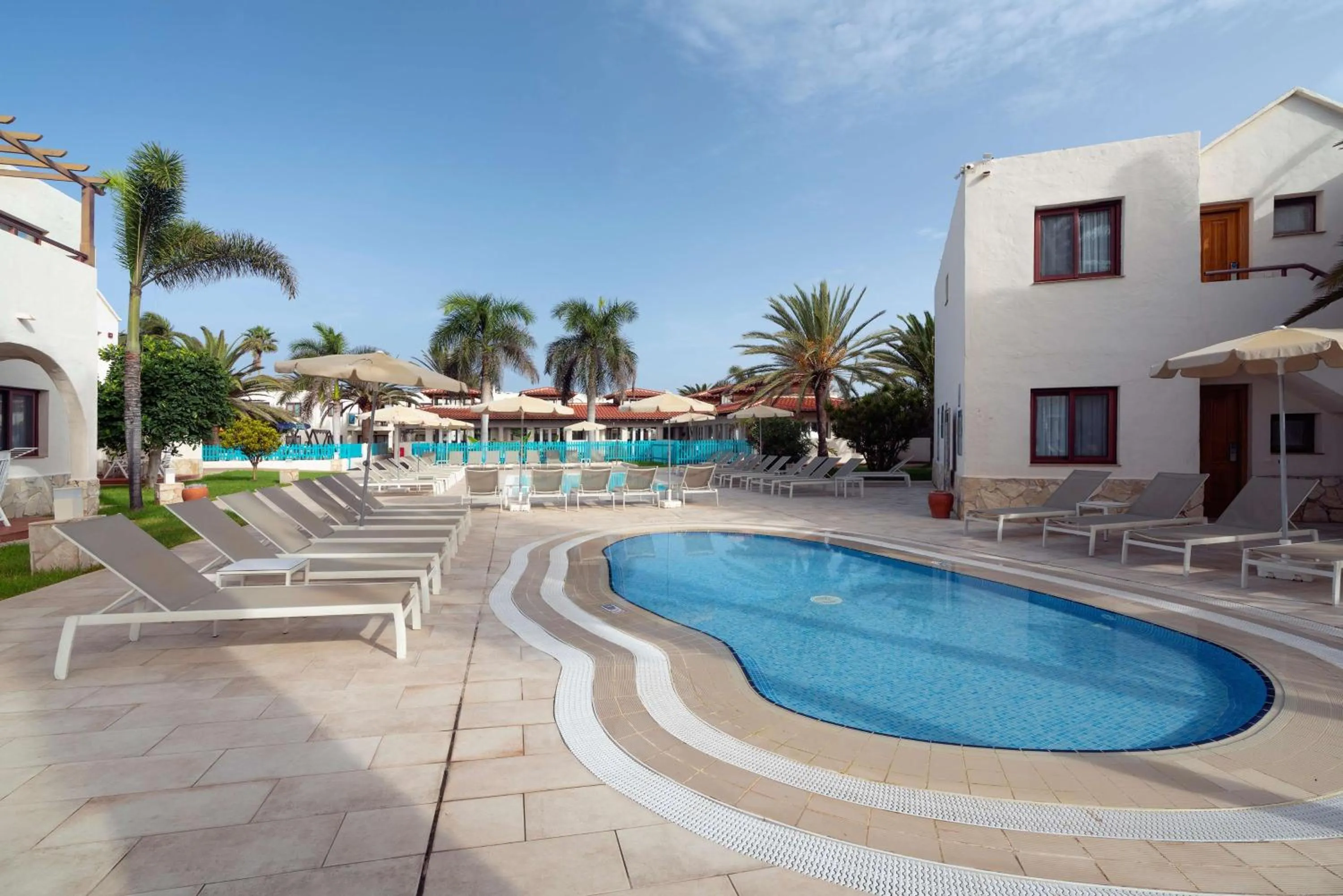 Swimming pool in Alua Suites Fuerteventura - All Inclusive