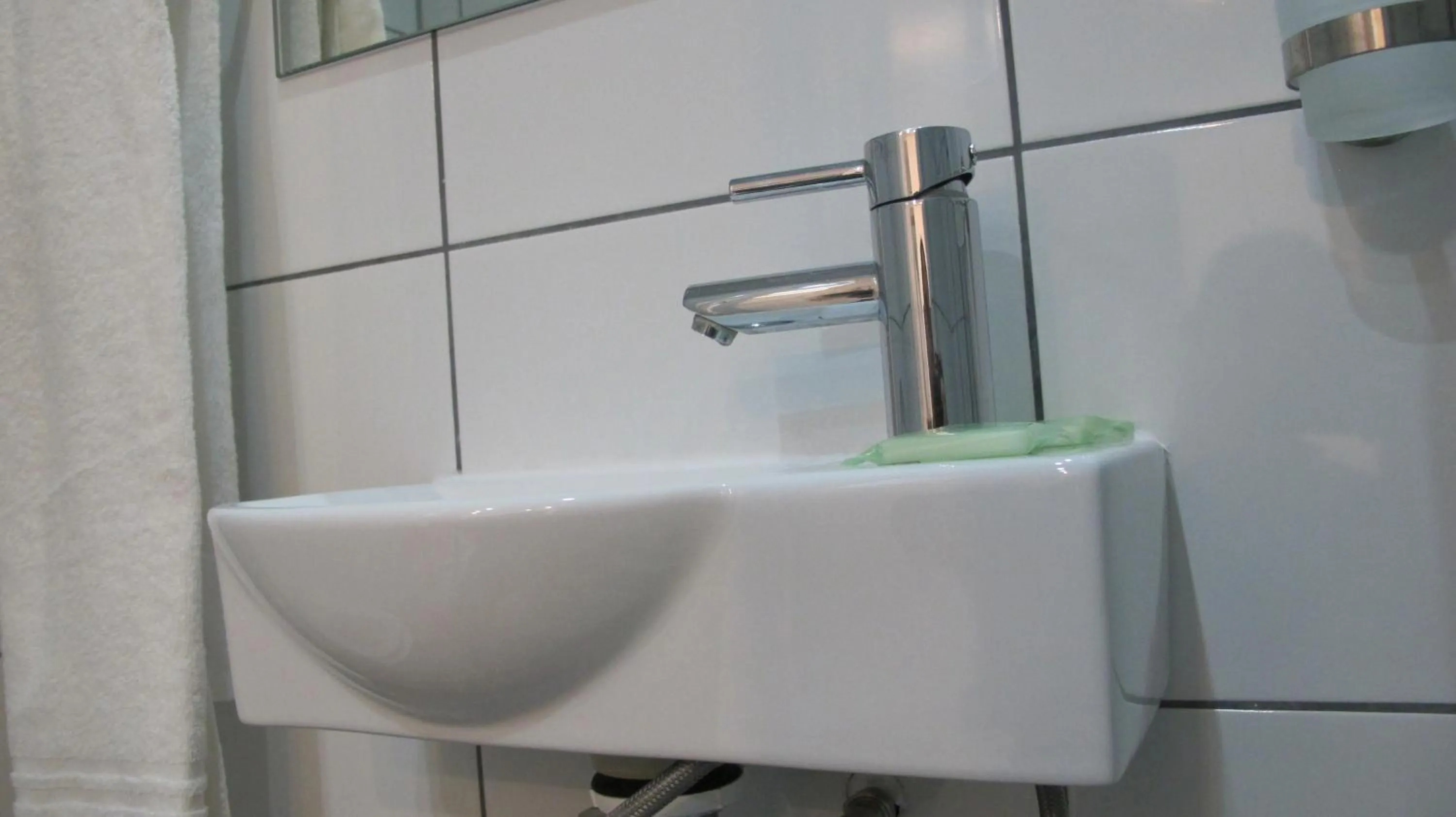 Toilet in Alhambra Hotel