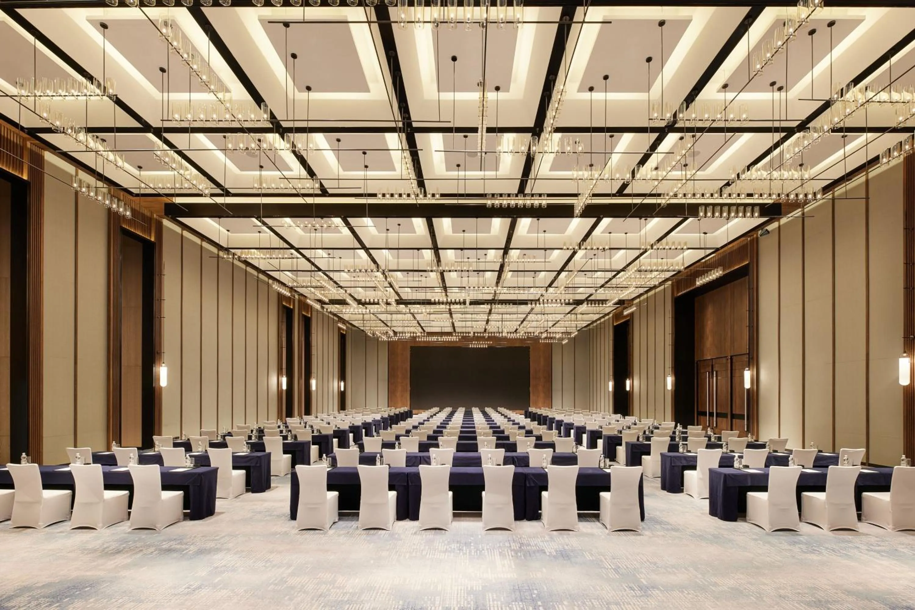 Meeting/conference room in Four Points by Sheraton Shanghai Fengjing
