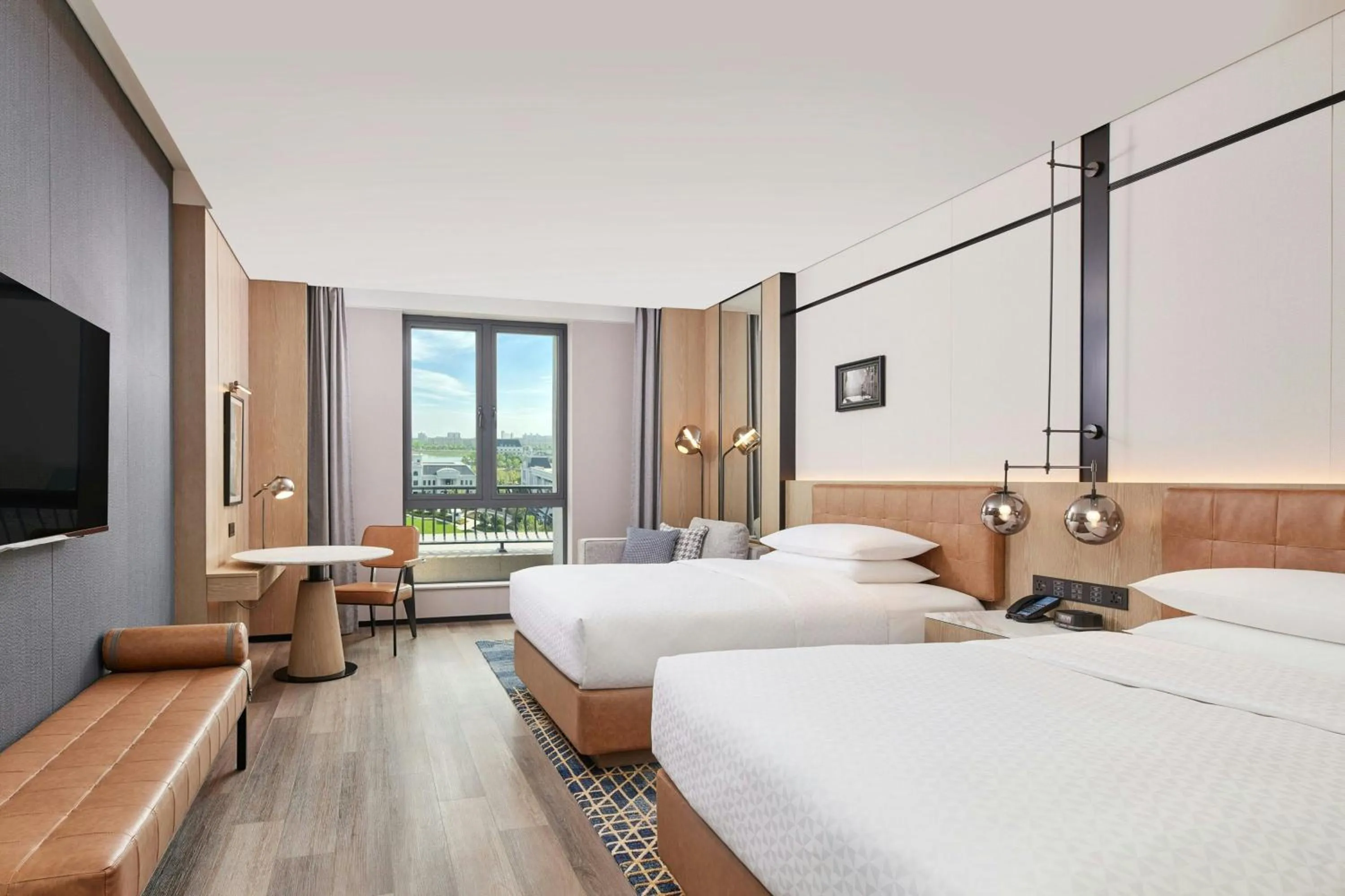 Photo of the whole room, Bed in Four Points by Sheraton Shanghai Fengjing