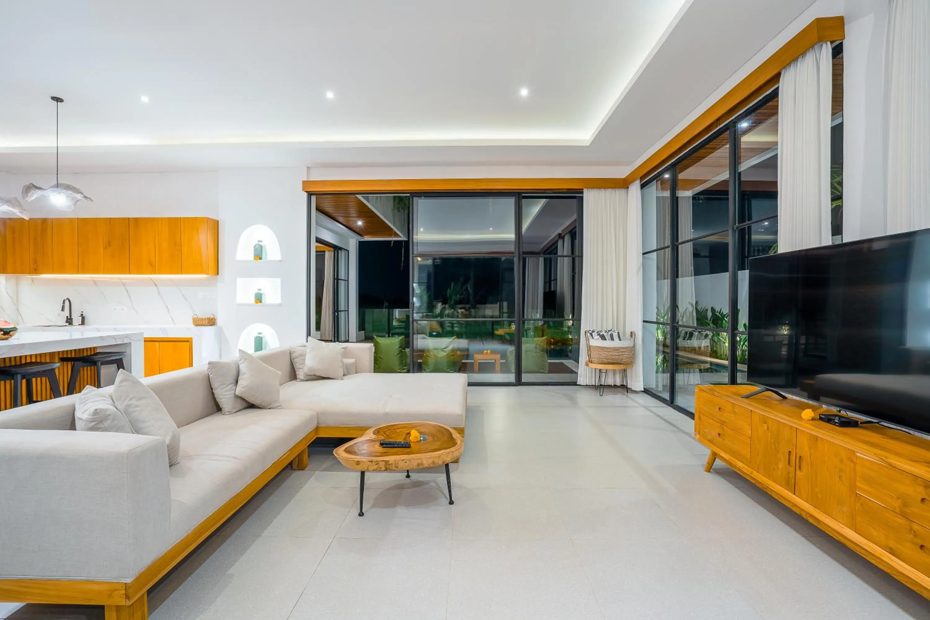 TV and multimedia in The Kaba Kaba Private Luxury Villa