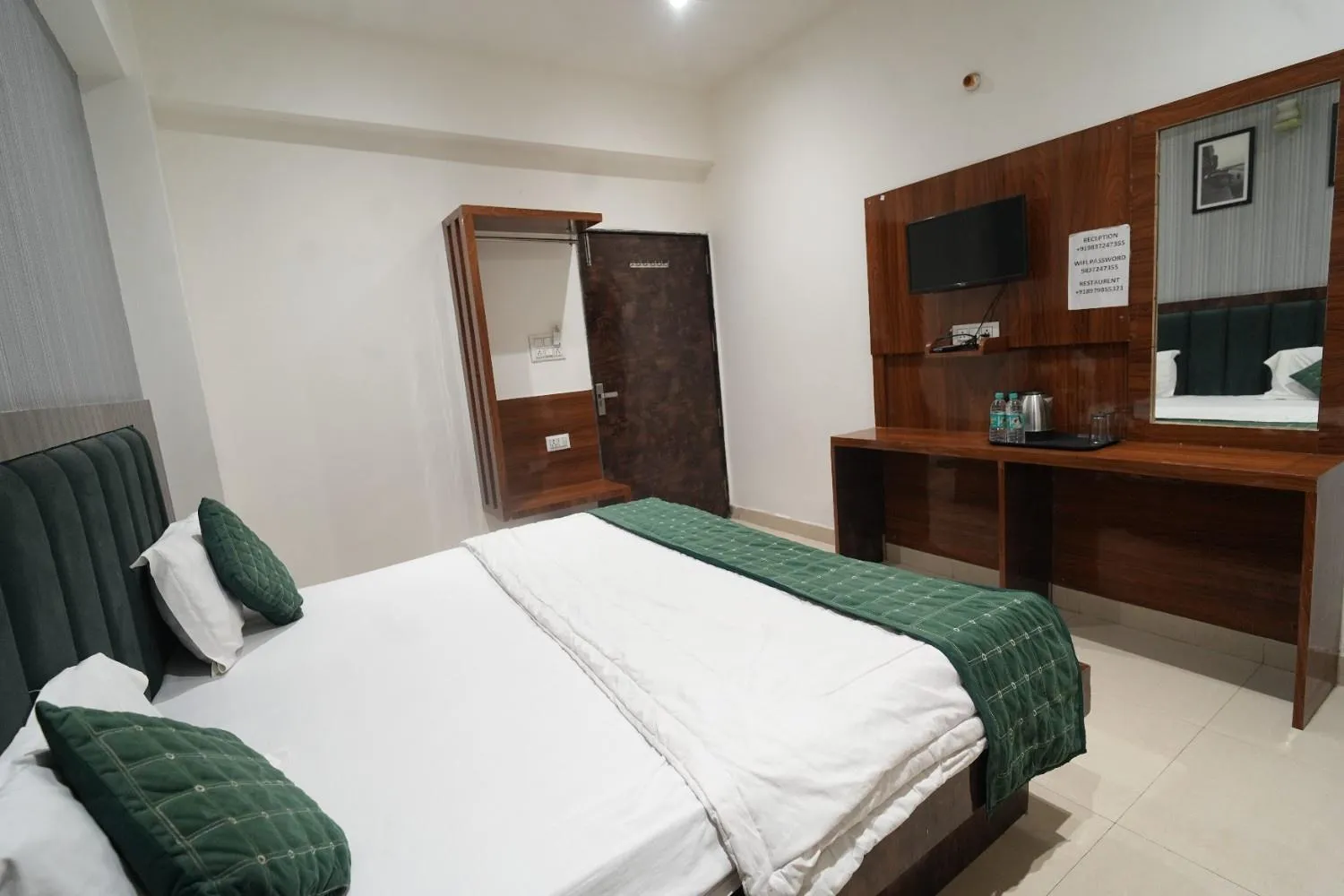 Bed in Hotel Hari Kripa Dham Near Prem Mandir By HRG