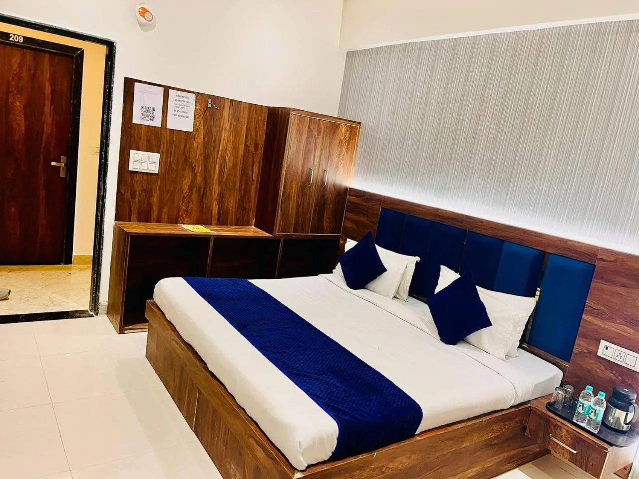 Bed in Hotel Hari Kripa Dham Near Prem Mandir By HRG