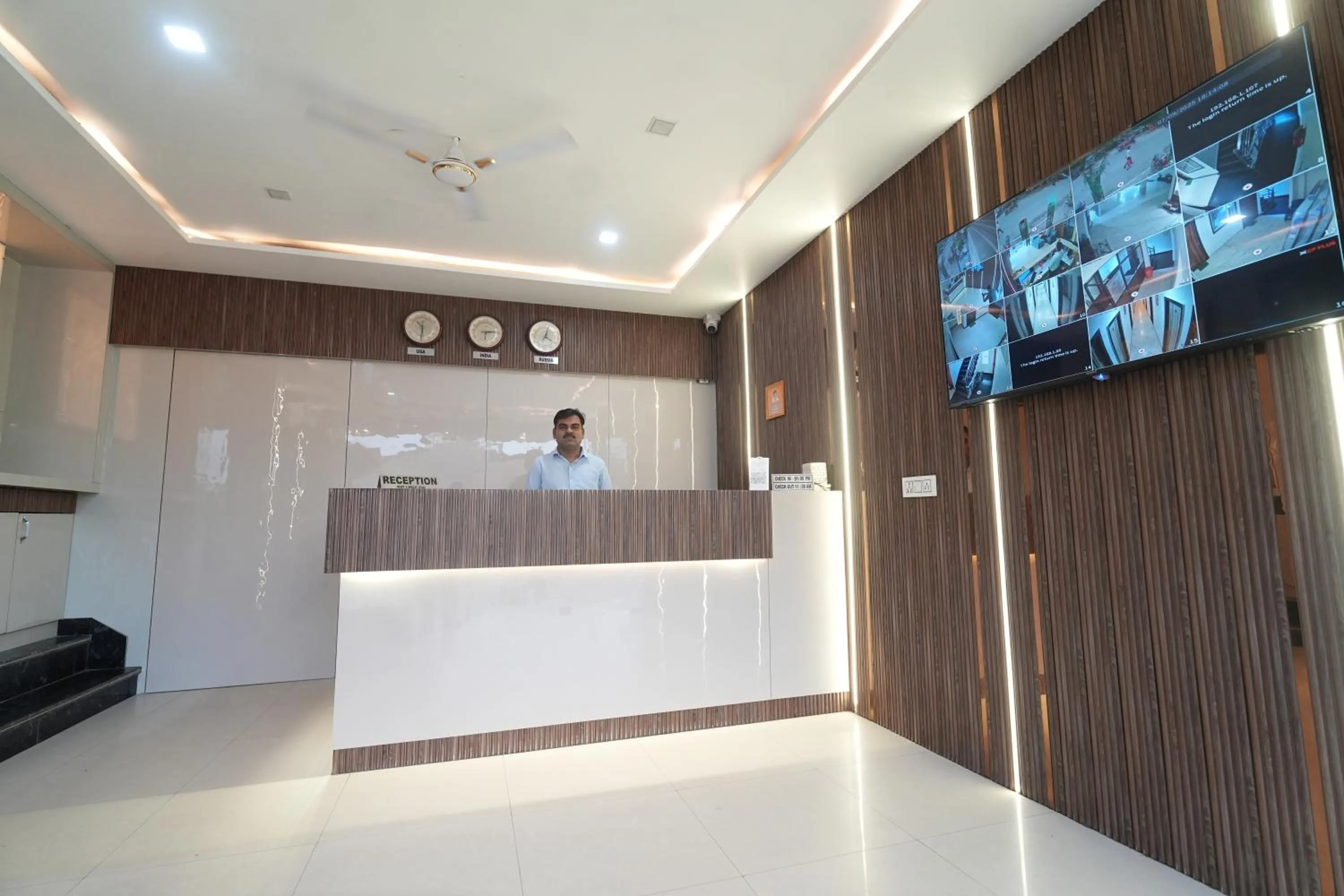 Lobby or reception in Hotel Hari Kripa Dham Near Prem Mandir By HRG